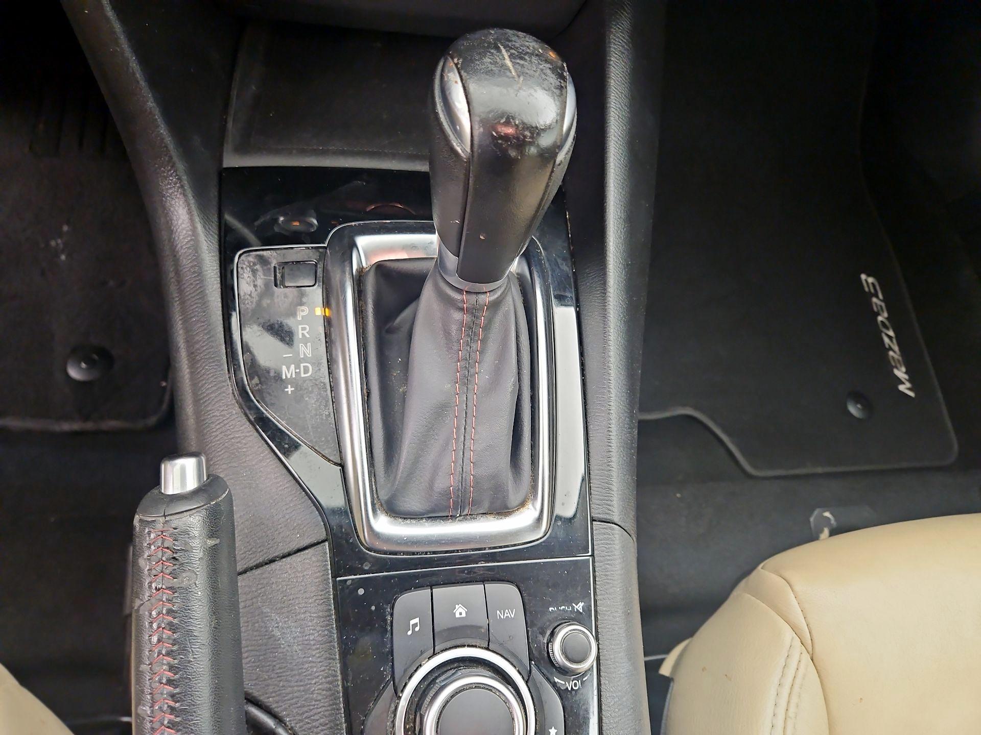 Thumbnail: 2016 Mazda Mazda3 - 17