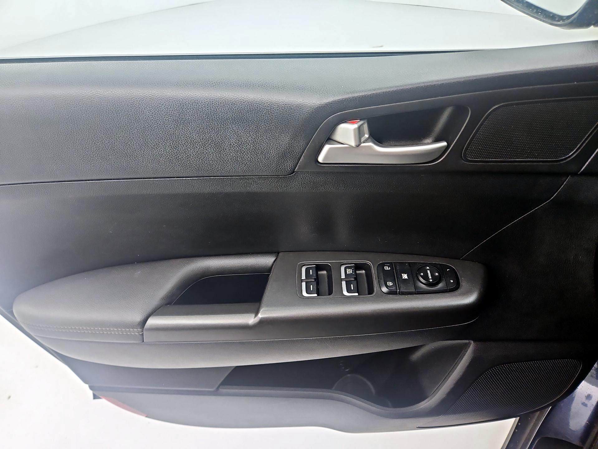 Thumbnail: 2022 Kia Sportage - 12