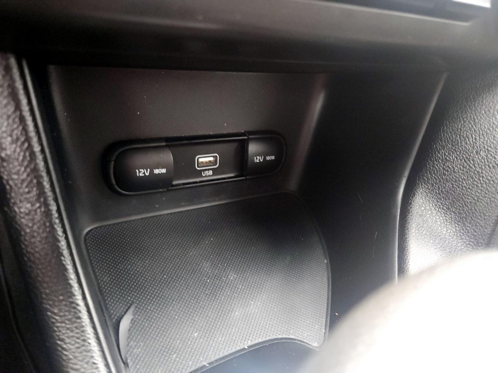 Thumbnail: 2022 Kia Sportage - 18