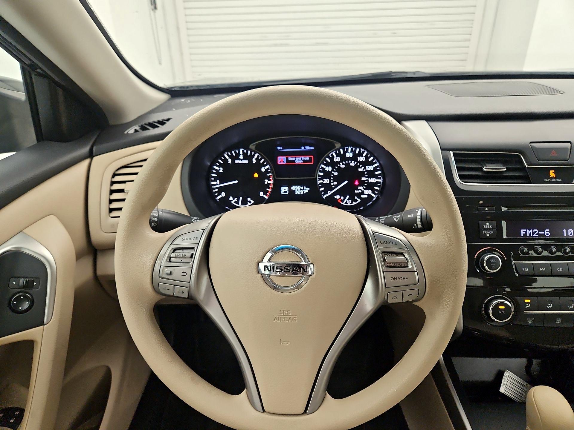 Thumbnail: 2015 Nissan Altima - 10