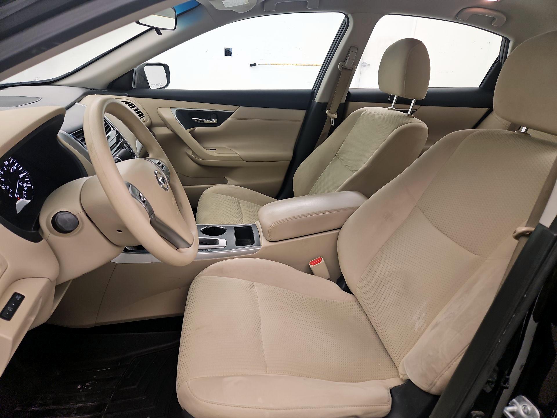 Thumbnail: 2015 Nissan Altima - 11