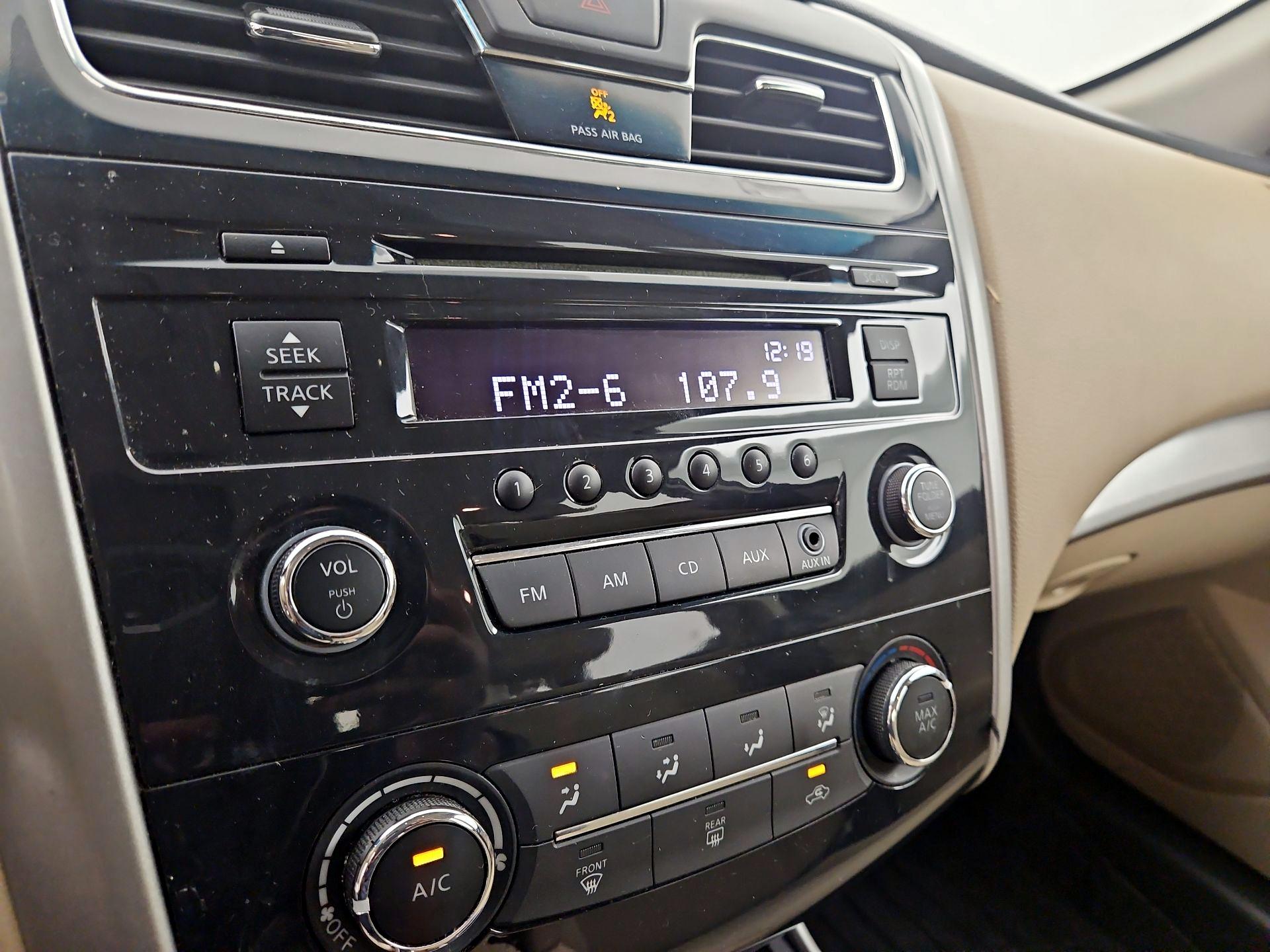 Thumbnail: 2015 Nissan Altima - 14
