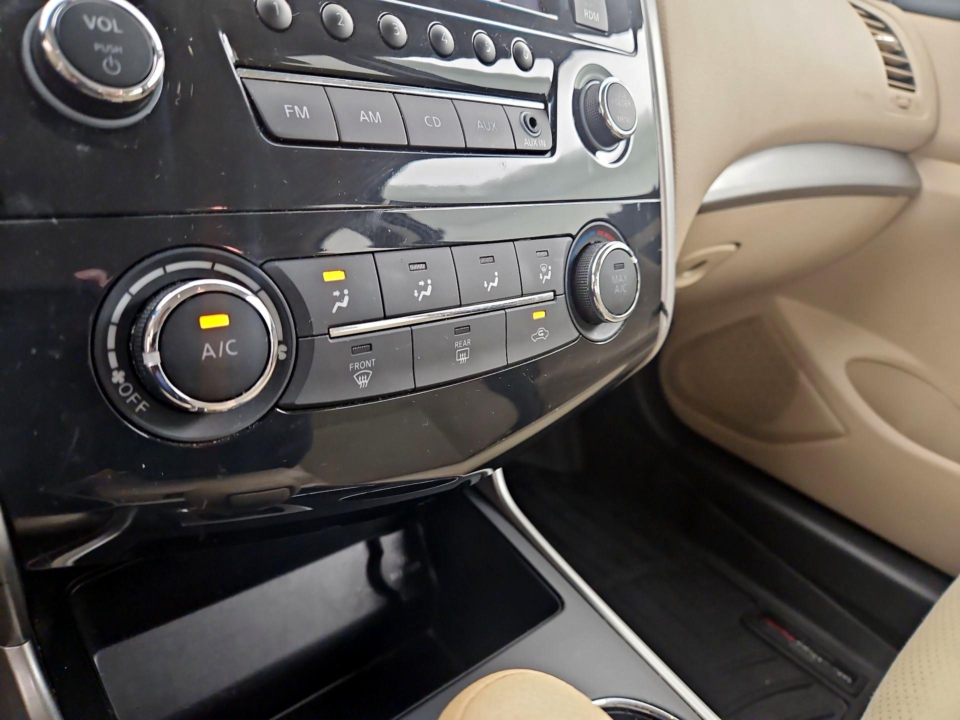 Thumbnail: 2015 Nissan Altima - 15