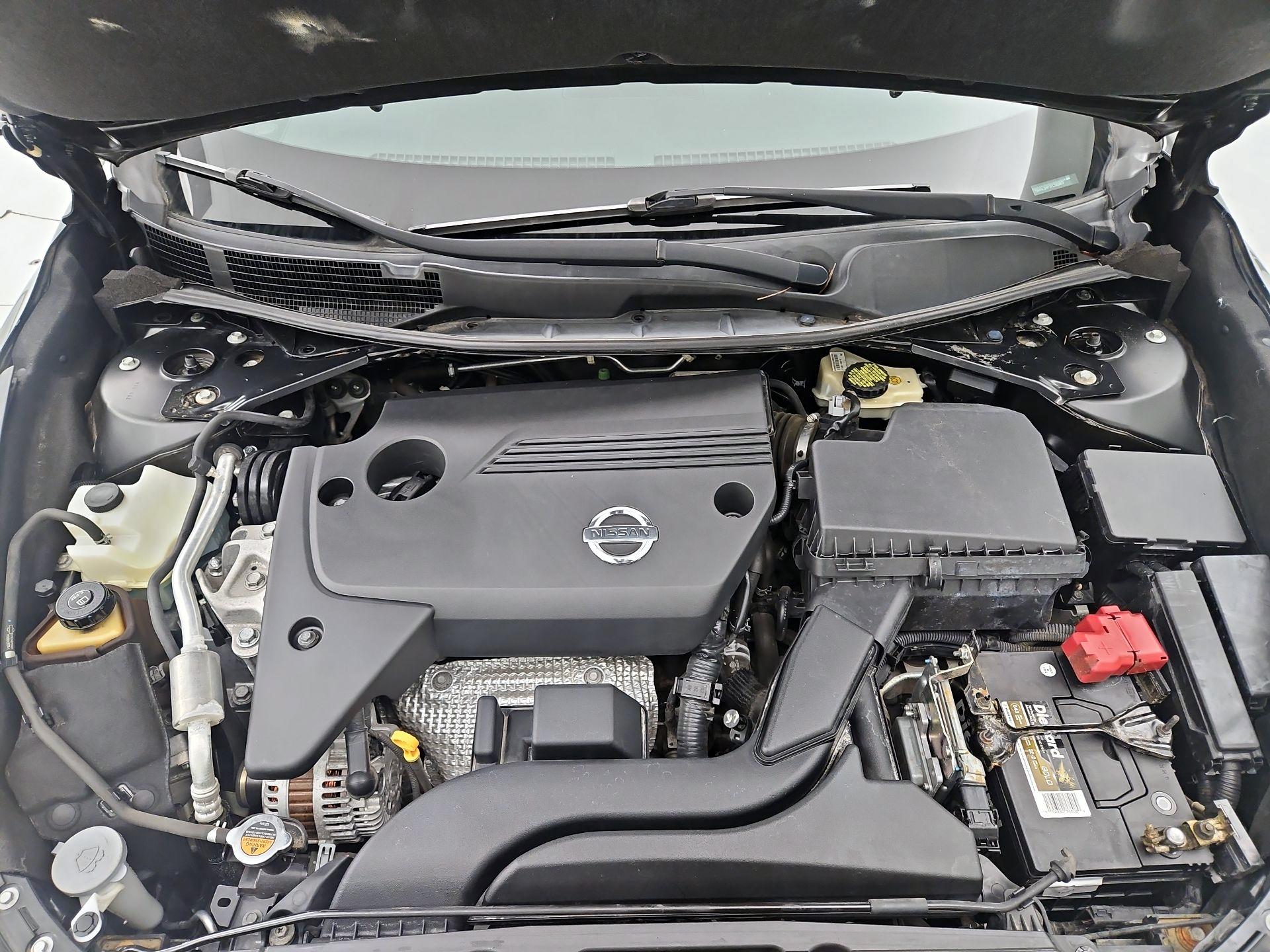 Thumbnail: 2015 Nissan Altima - 20