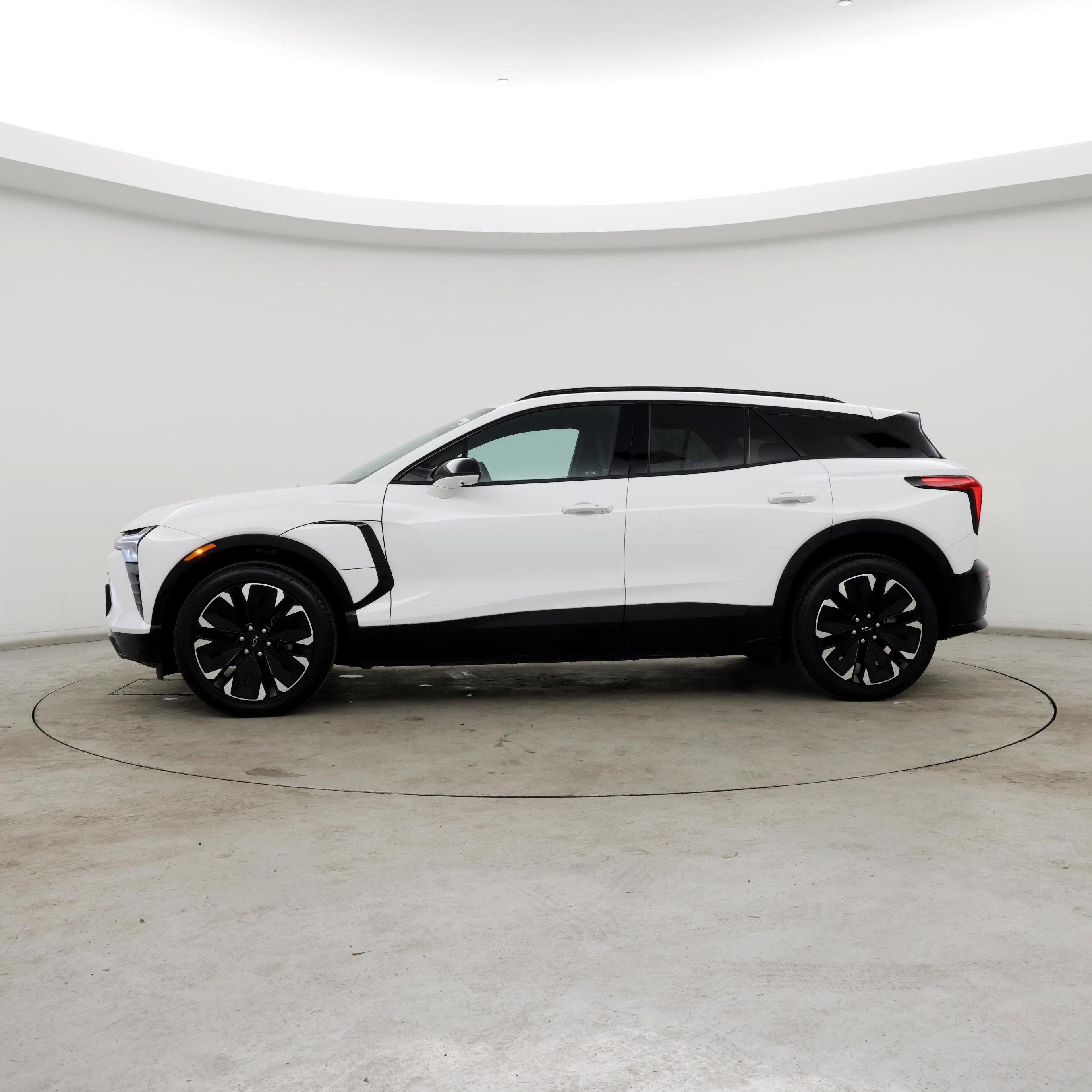 Thumbnail: 2024 Chevrolet Blazer EV - 3