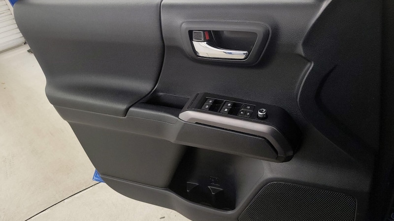 2016 Toyota Tacoma TRD Sport 12