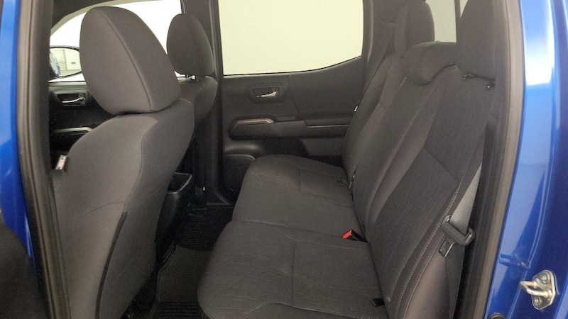 2016 Toyota Tacoma TRD Sport 19