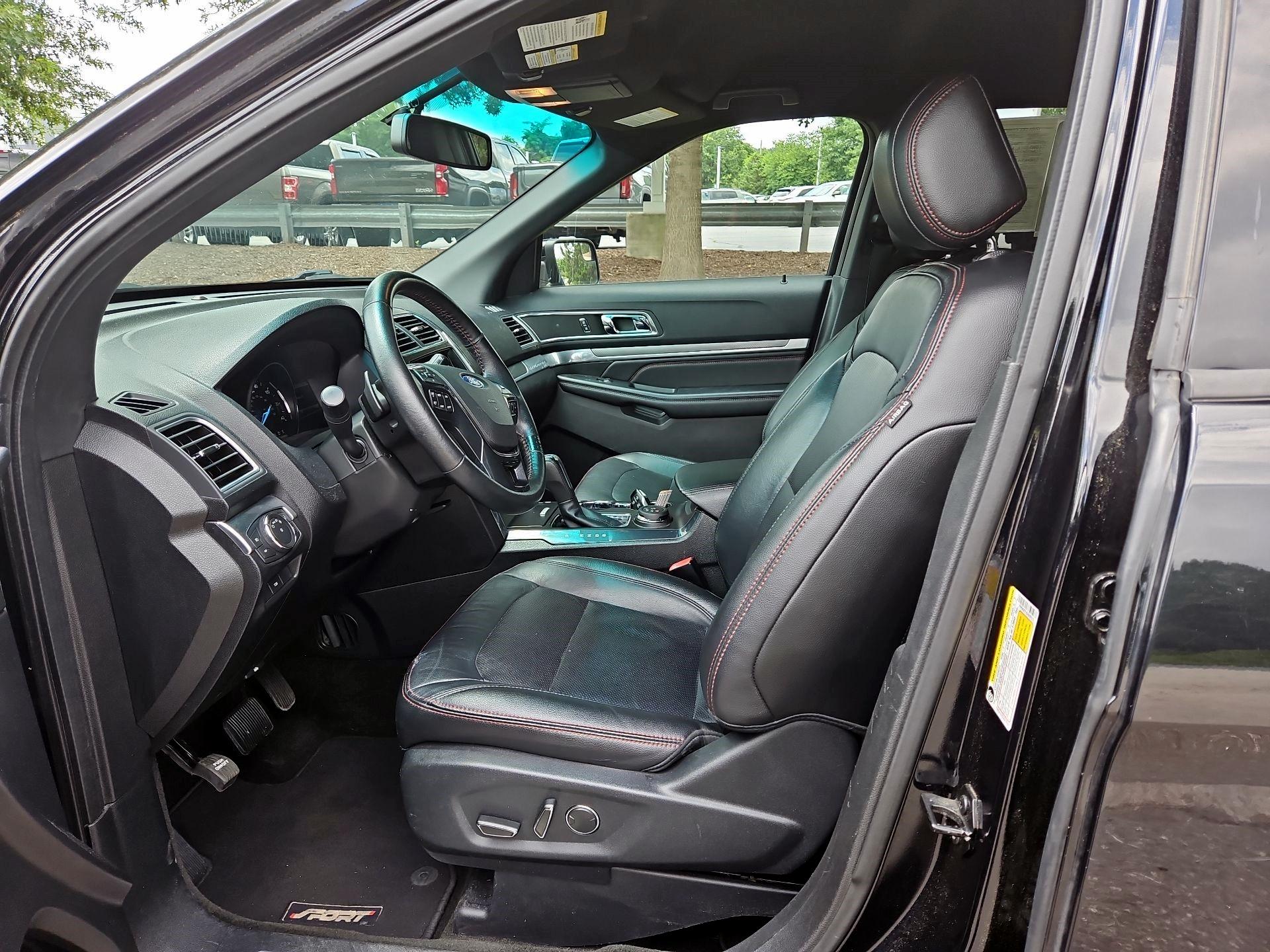Thumbnail: 2016 Ford Explorer - 9