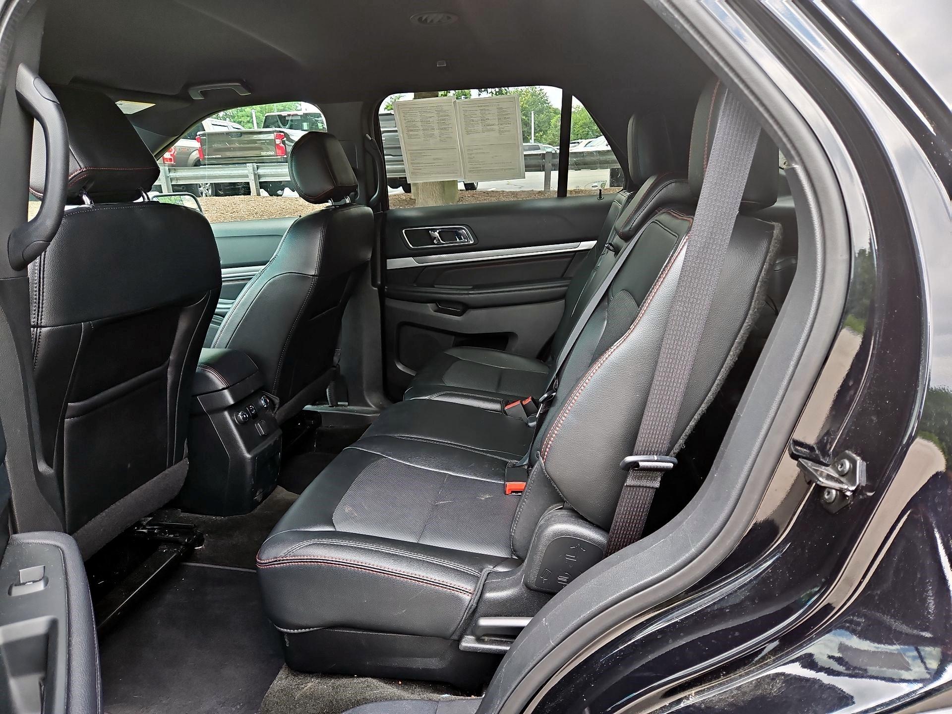 Thumbnail: 2016 Ford Explorer - 16