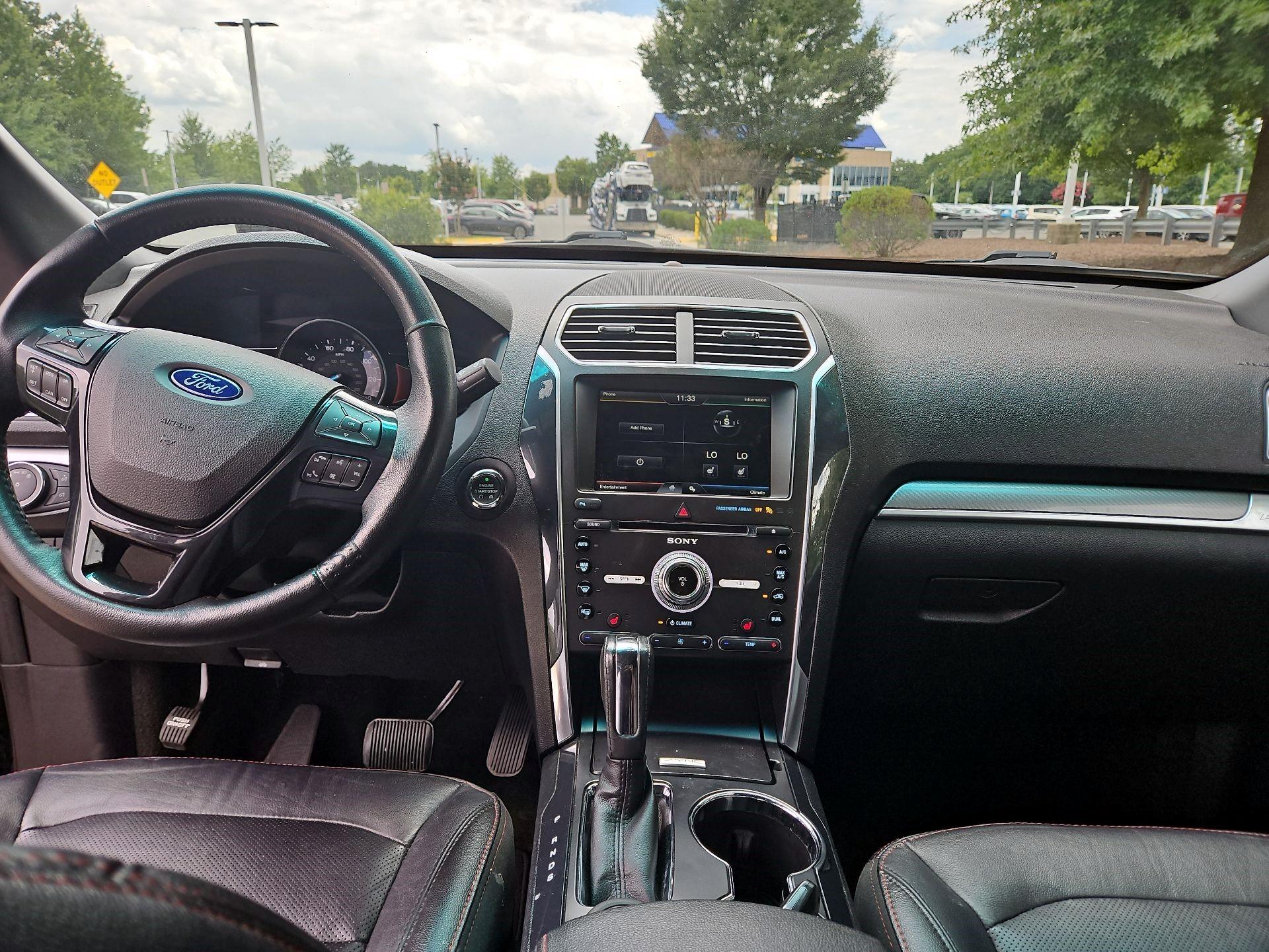 Thumbnail: 2016 Ford Explorer - 8