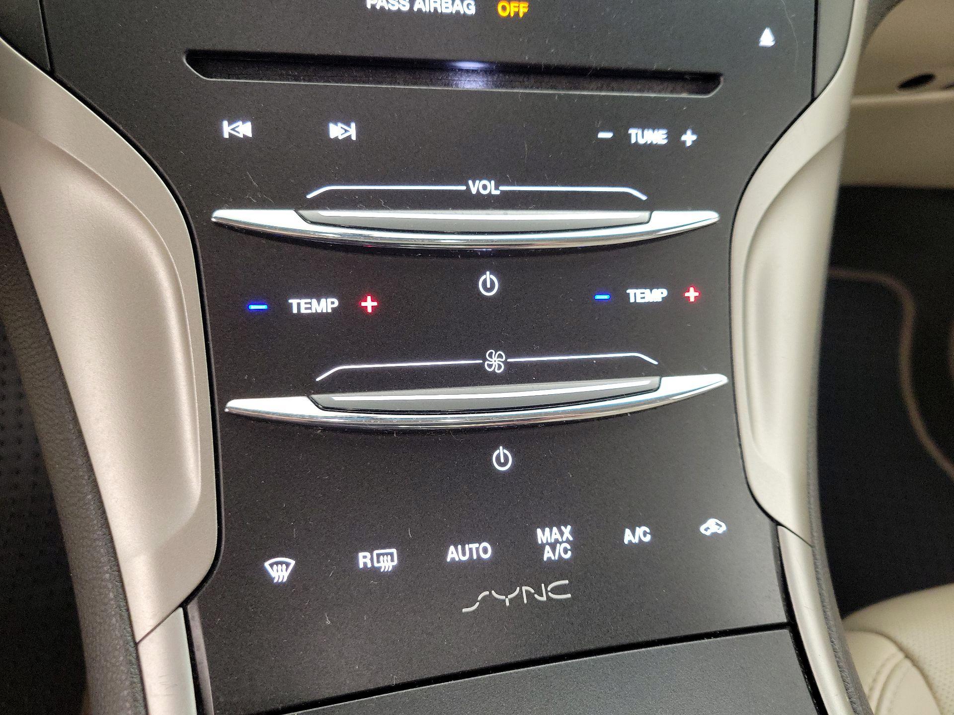 Thumbnail: 2016 Lincoln MKZ - 16