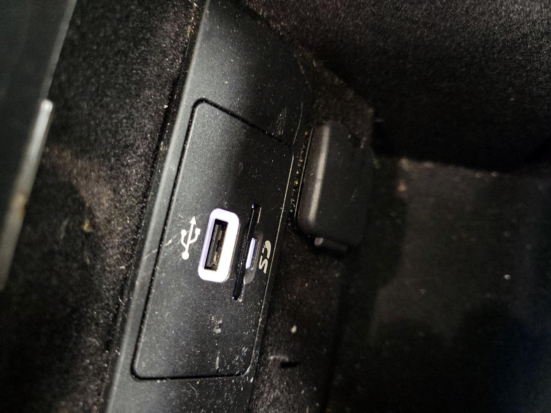 Thumbnail: 2016 Lincoln MKZ - 18