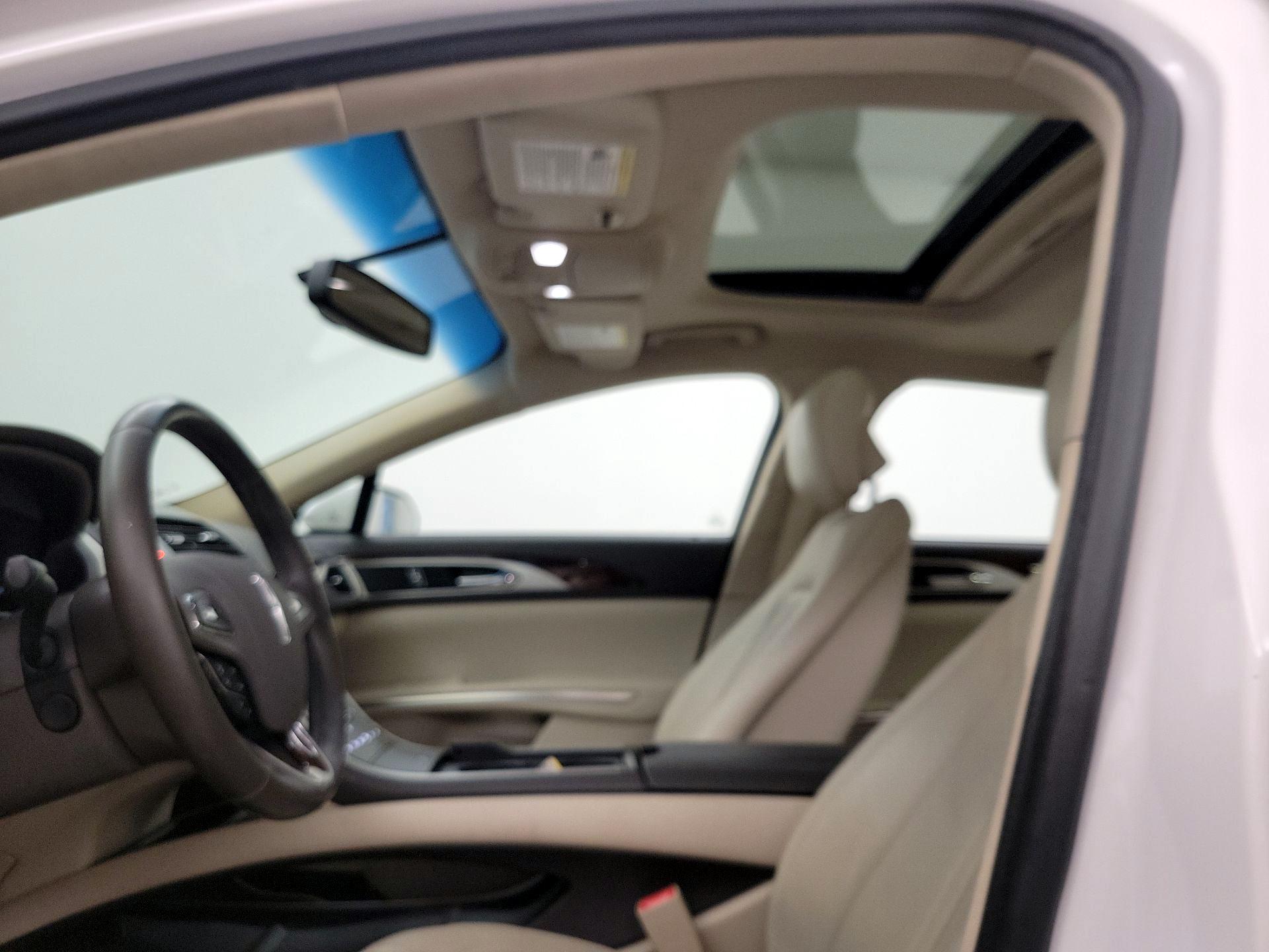 Thumbnail: 2016 Lincoln MKZ - 19