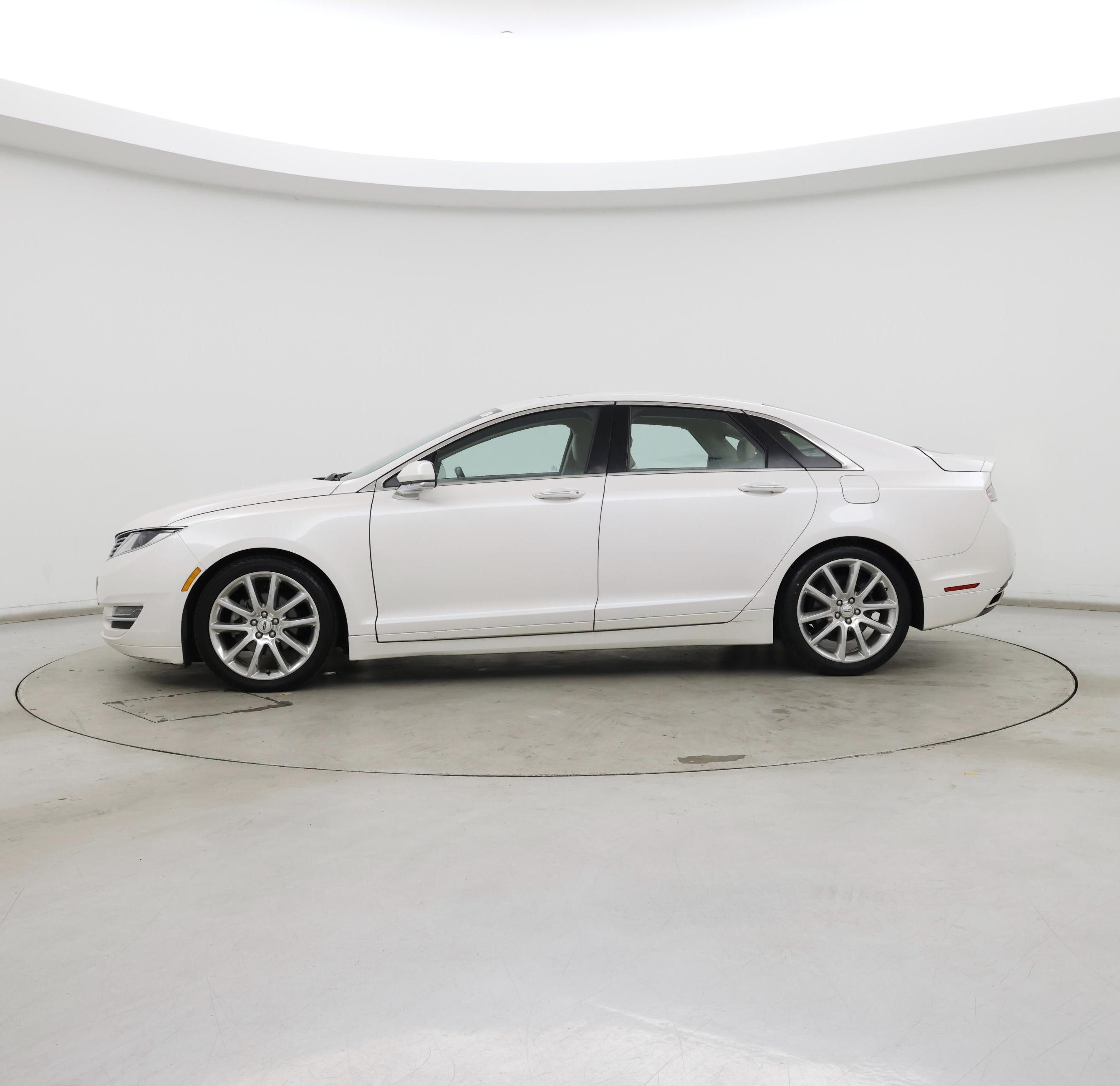 Thumbnail: 2016 Lincoln MKZ - 3