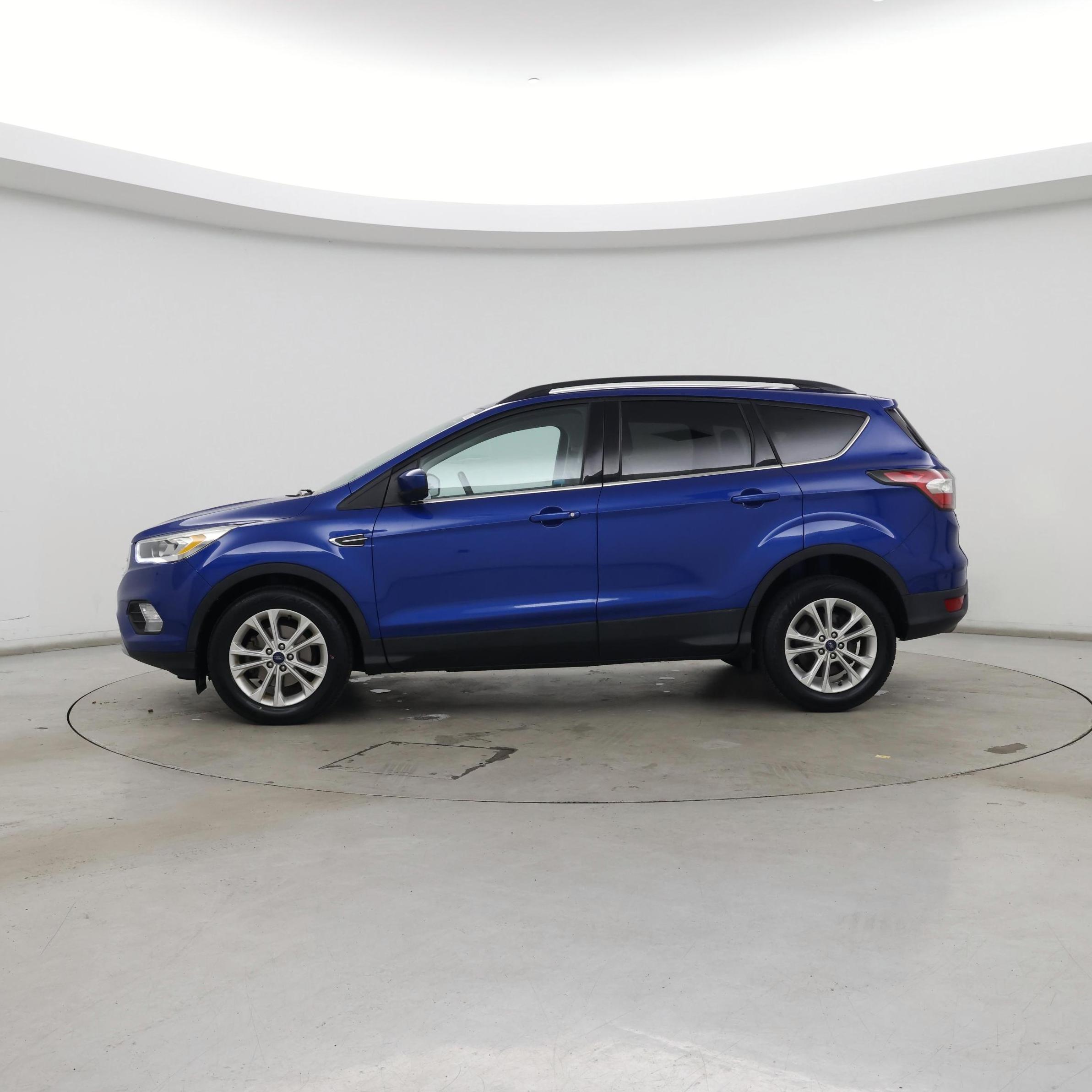 Thumbnail: 2017 Ford Escape - 3