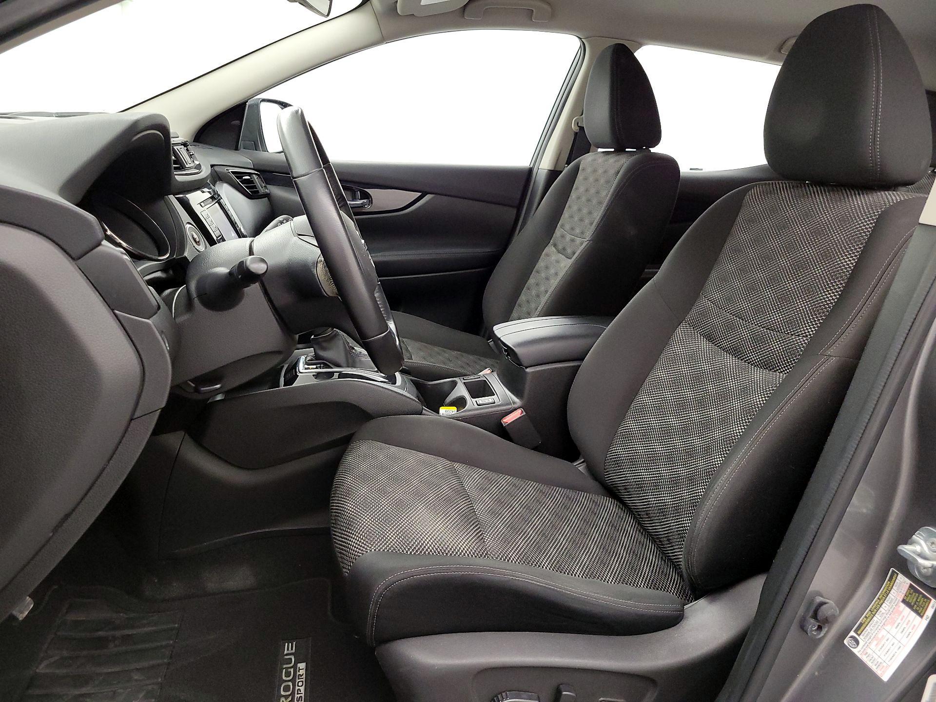 Thumbnail: 2017 Nissan Rogue Sport - 11