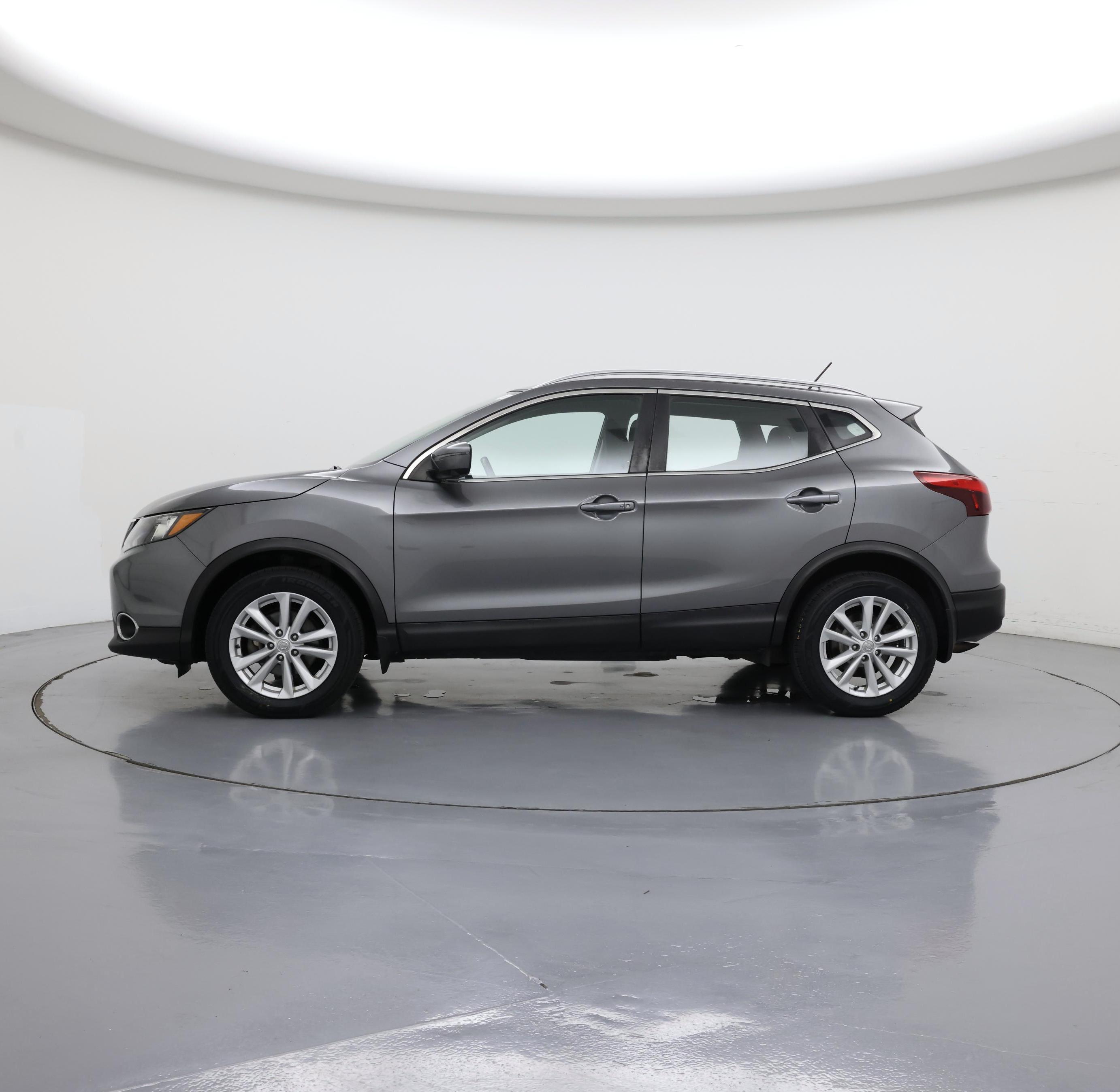 Thumbnail: 2017 Nissan Rogue Sport - 3