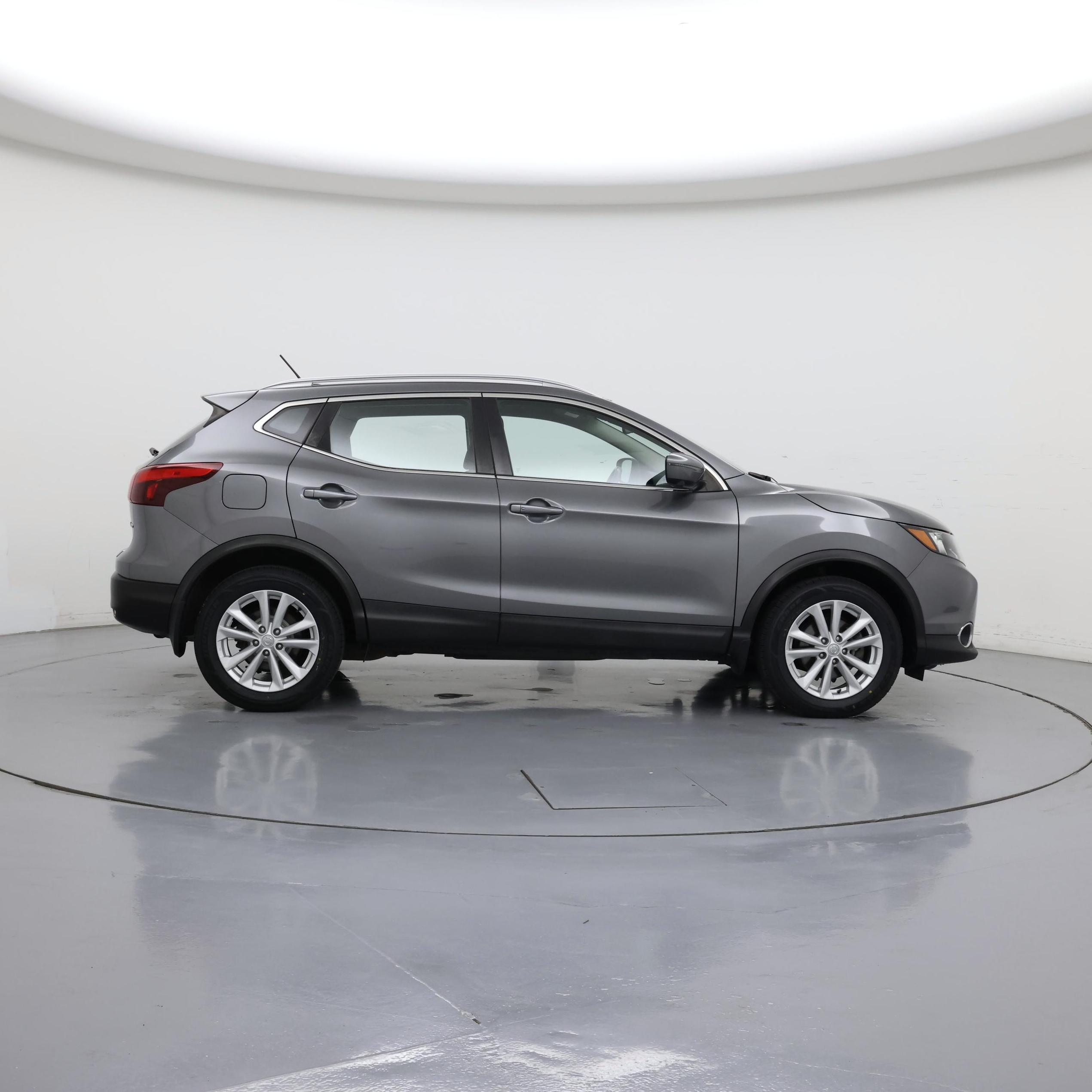 Thumbnail: 2017 Nissan Rogue Sport - 7