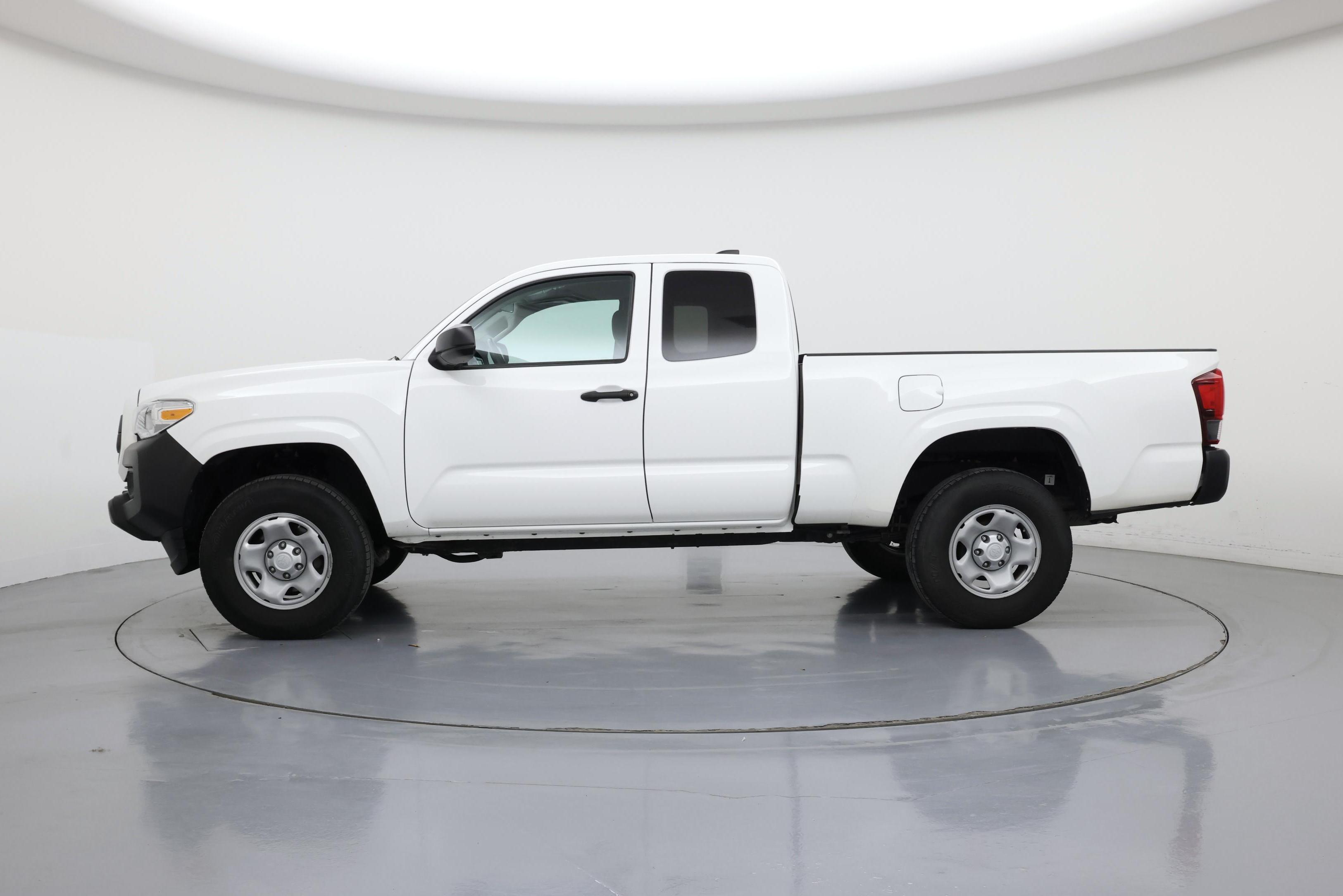 Thumbnail: 2022 Toyota Tacoma - 3