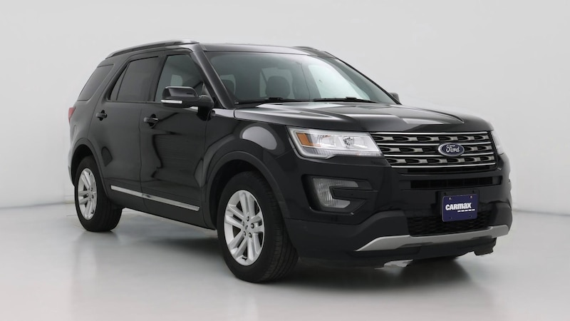2017 Ford Explorer XLT Hero Image