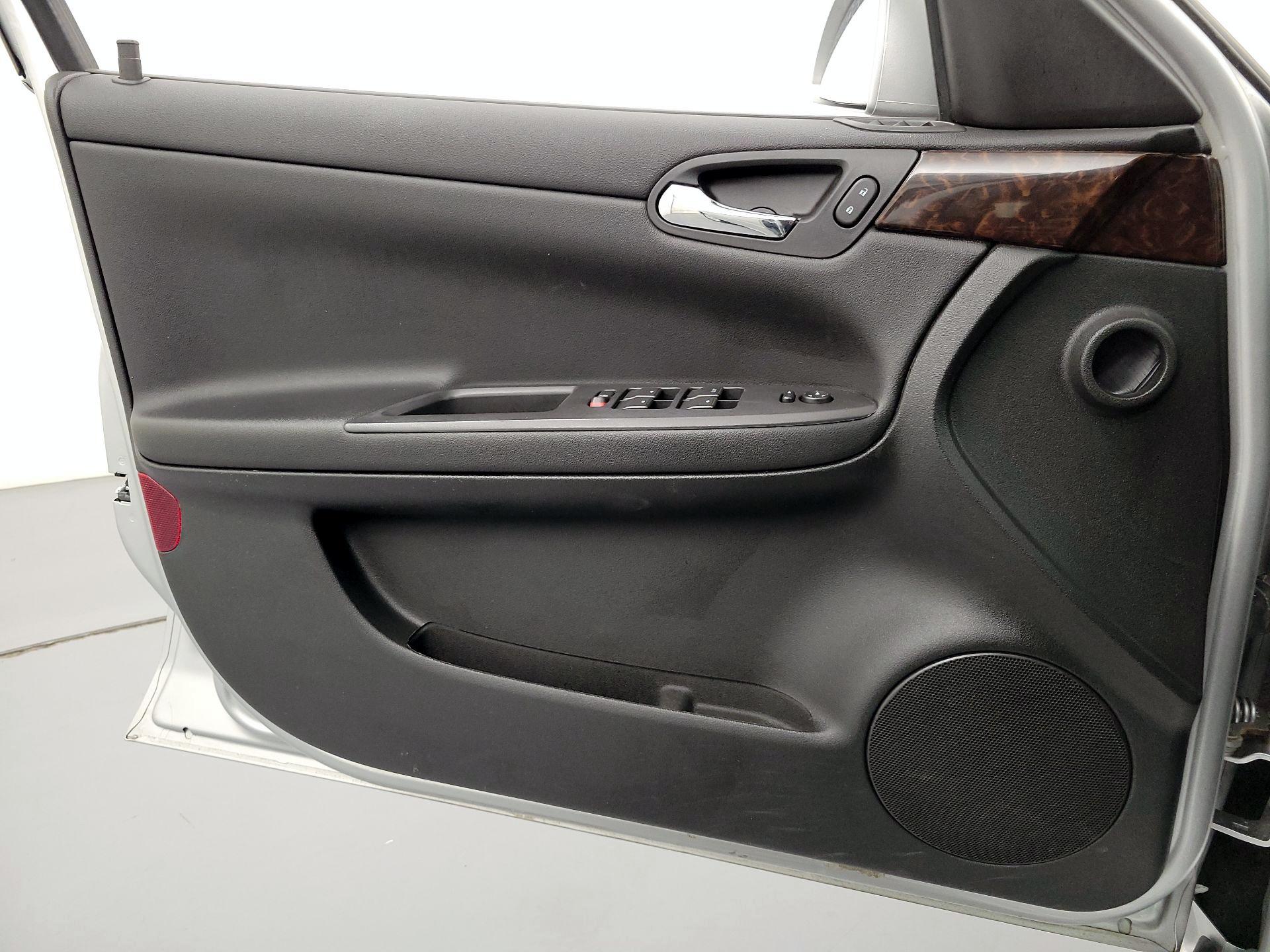 Thumbnail: 2014 Chevrolet Impala - 12