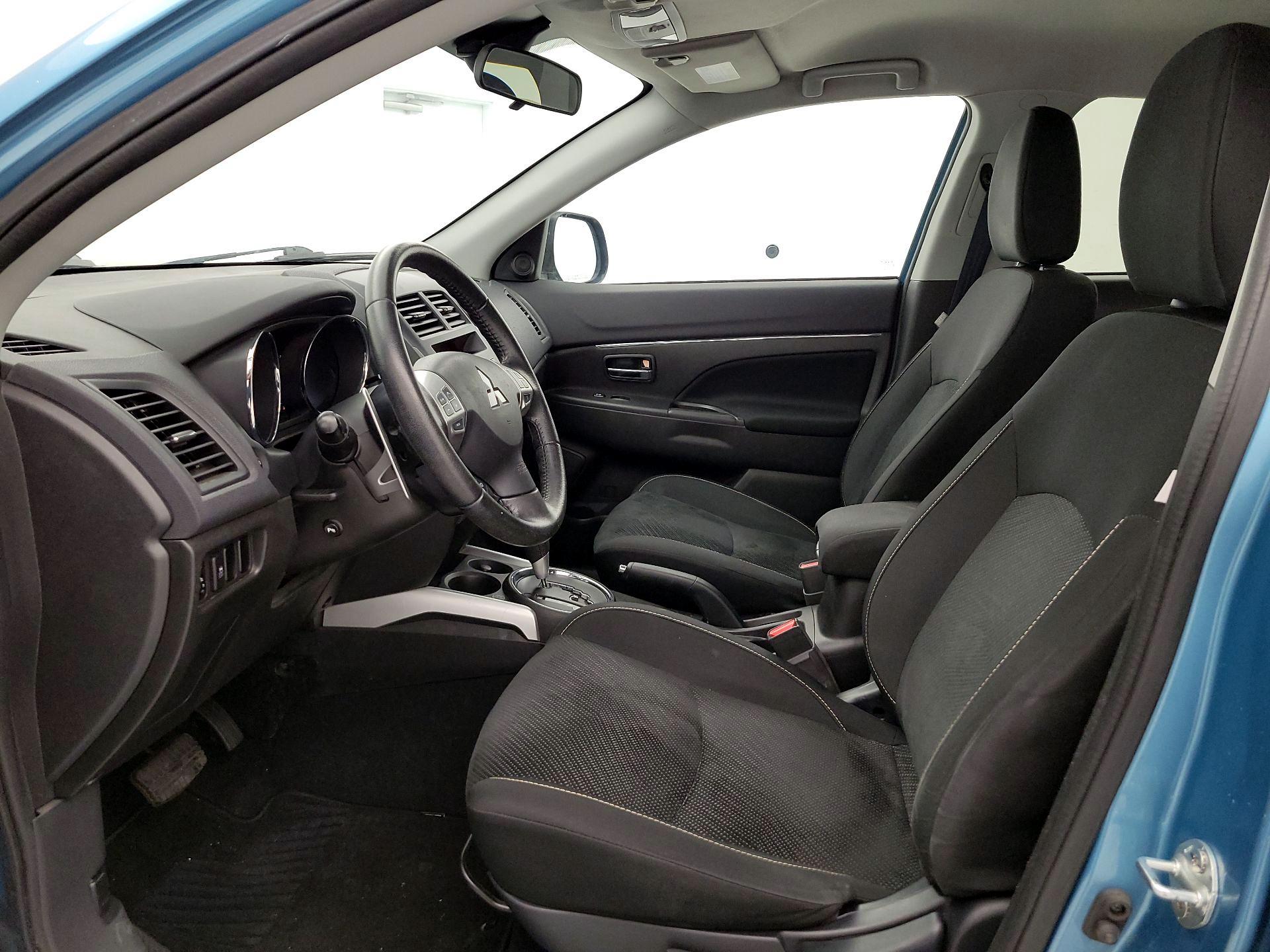 Thumbnail: 2013 Mitsubishi Outlander Sport - 11