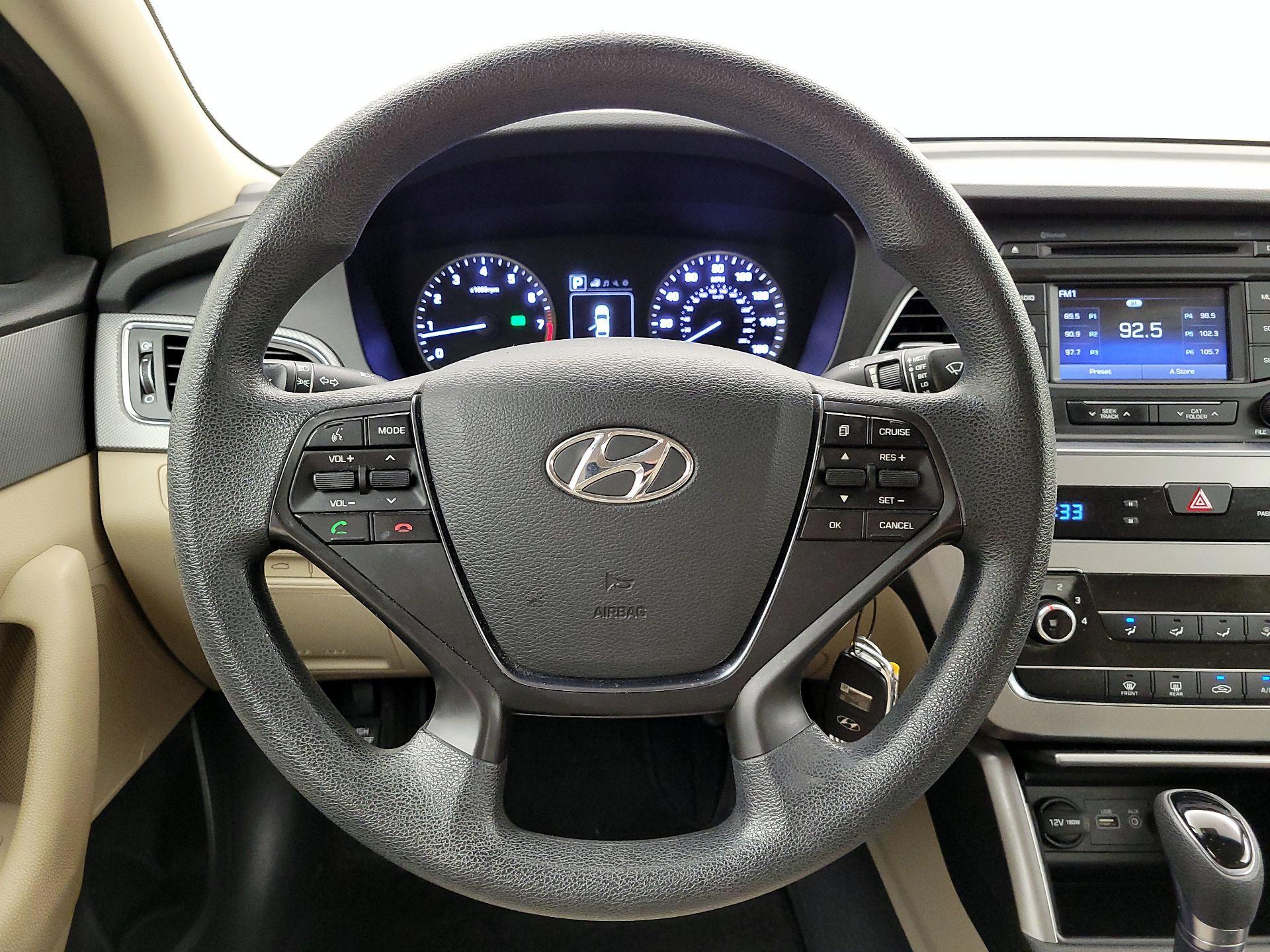 Thumbnail: 2015 Hyundai Sonata - 10