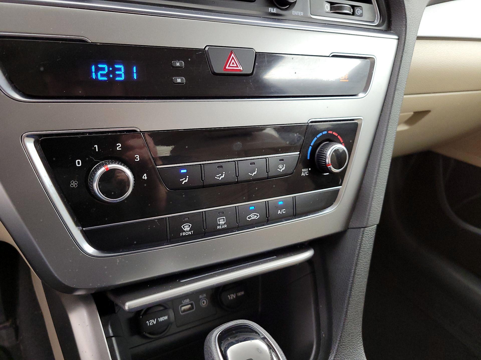 Thumbnail: 2015 Hyundai Sonata - 16