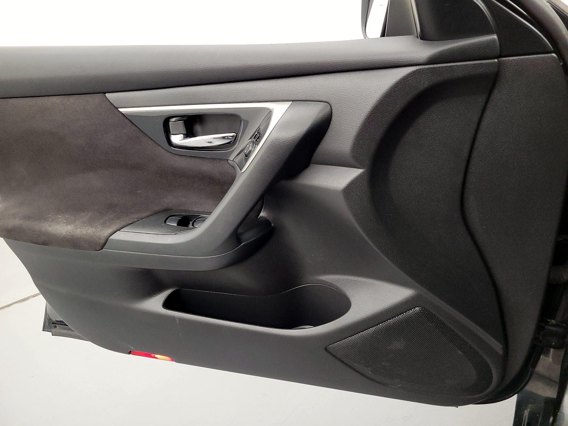 Thumbnail: 2013 Nissan Altima - 12