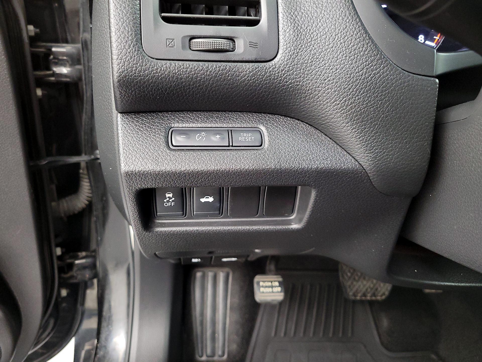 Thumbnail: 2013 Nissan Altima - 13
