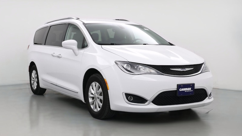 2019 Chrysler Pacifica Touring L Hero Image