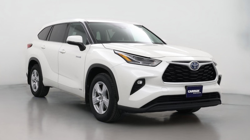 2021 Toyota Highlander LE Hero Image