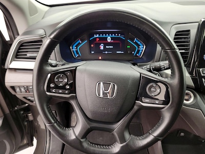 Steering Wheel & Instrument Cluster (On)