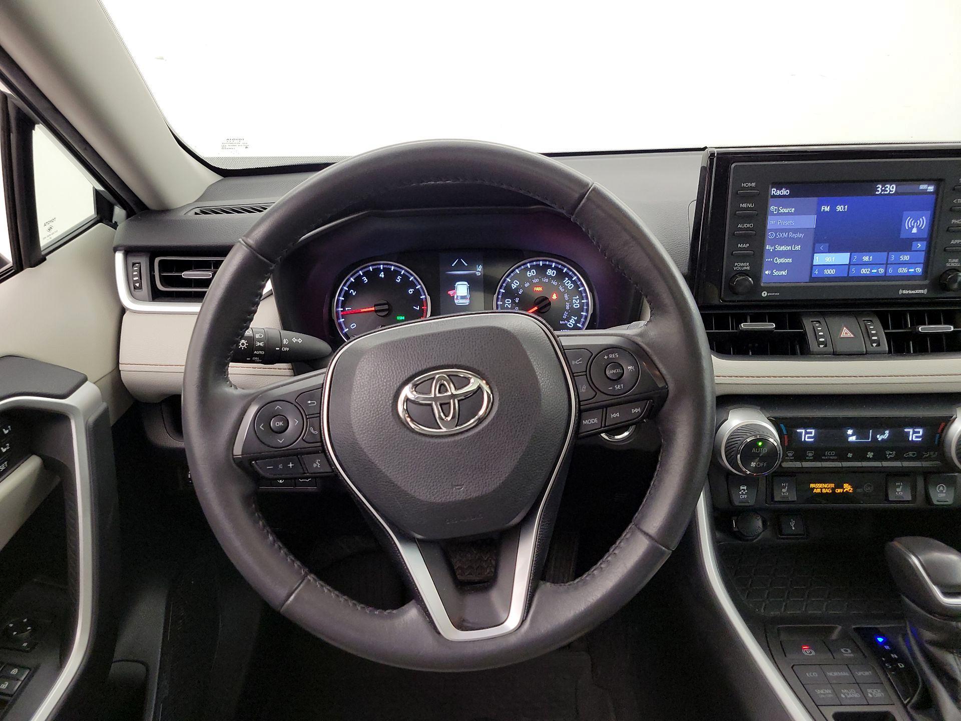Thumbnail: 2021 Toyota RAV4 - 10