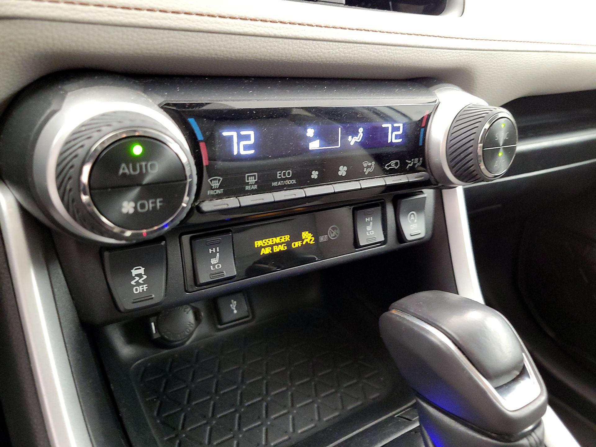 Thumbnail: 2021 Toyota RAV4 - 16