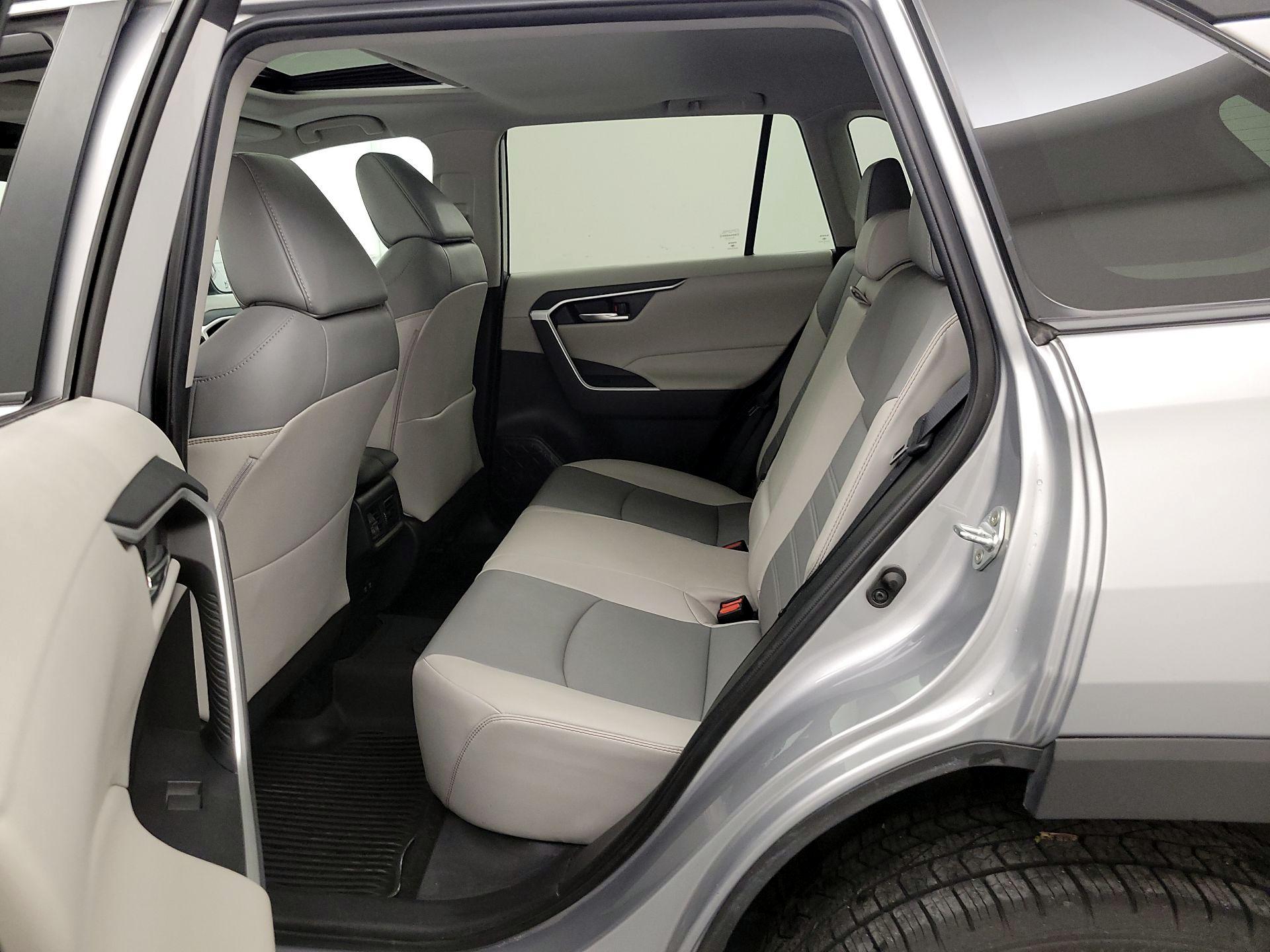 Thumbnail: 2021 Toyota RAV4 - 20