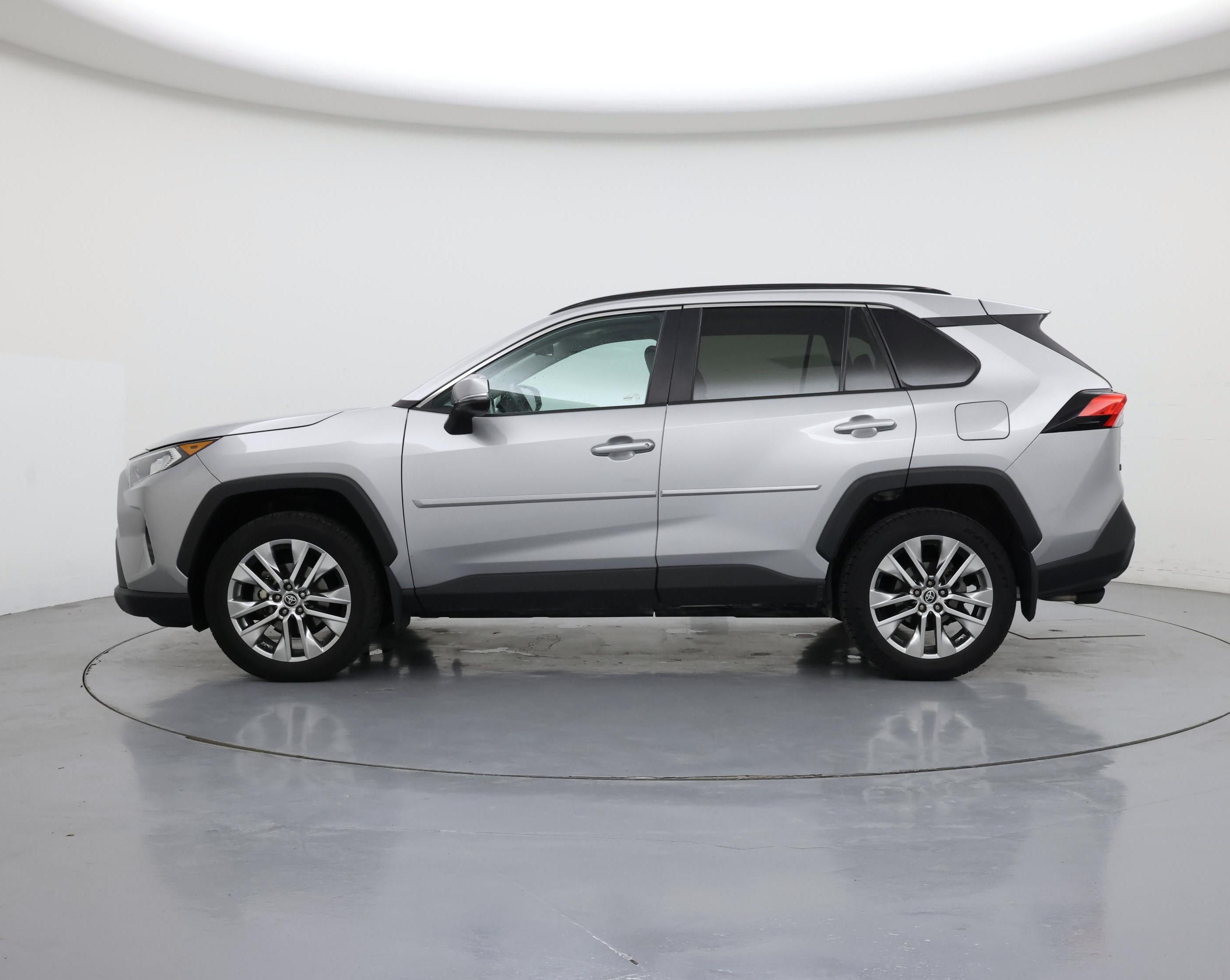 Thumbnail: 2021 Toyota RAV4 - 3