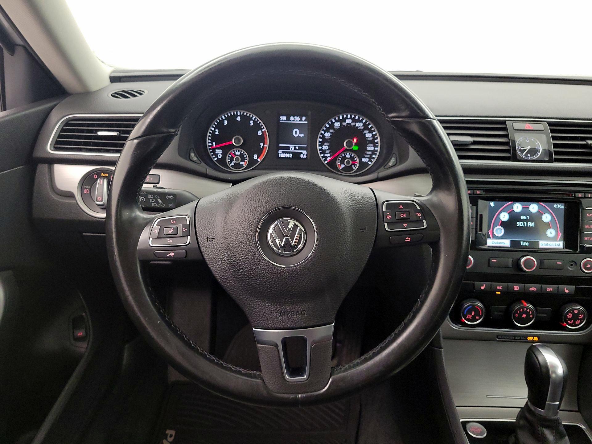 Thumbnail: 2015 Volkswagen Passat - 10