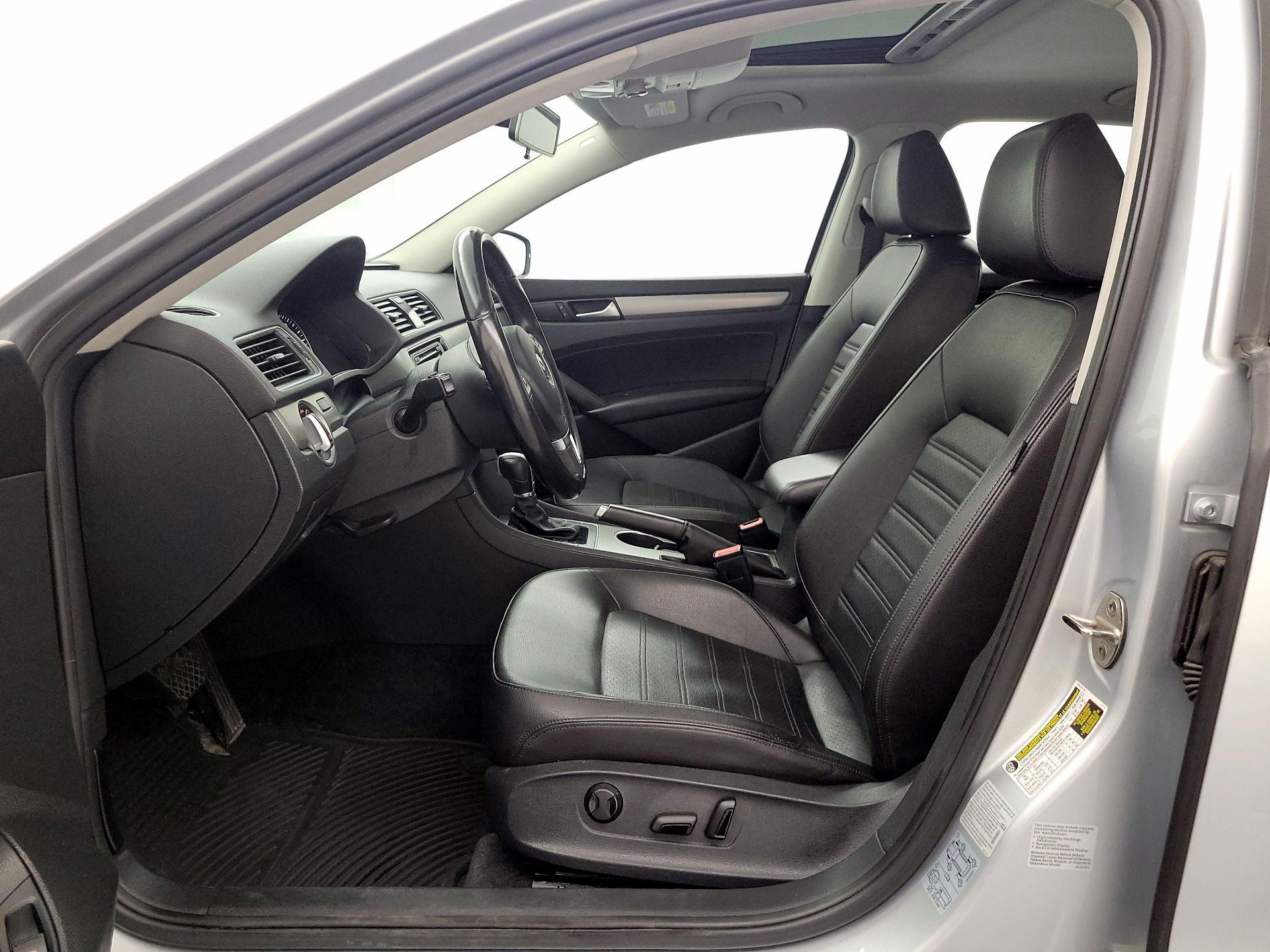 Thumbnail: 2015 Volkswagen Passat - 11