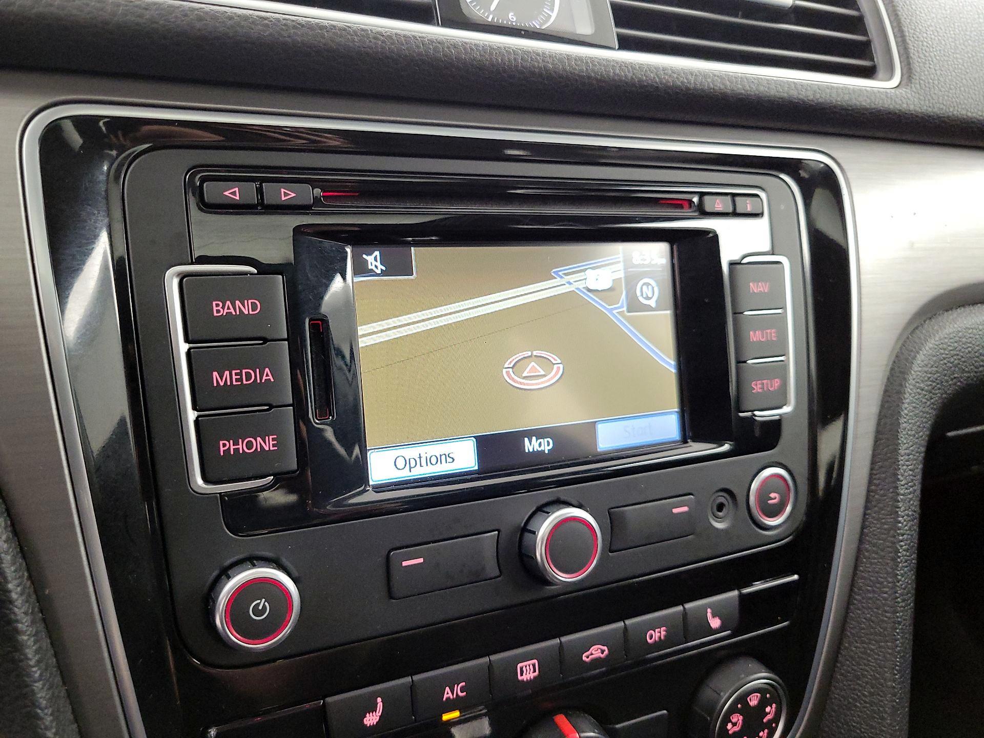 Thumbnail: 2015 Volkswagen Passat - 14