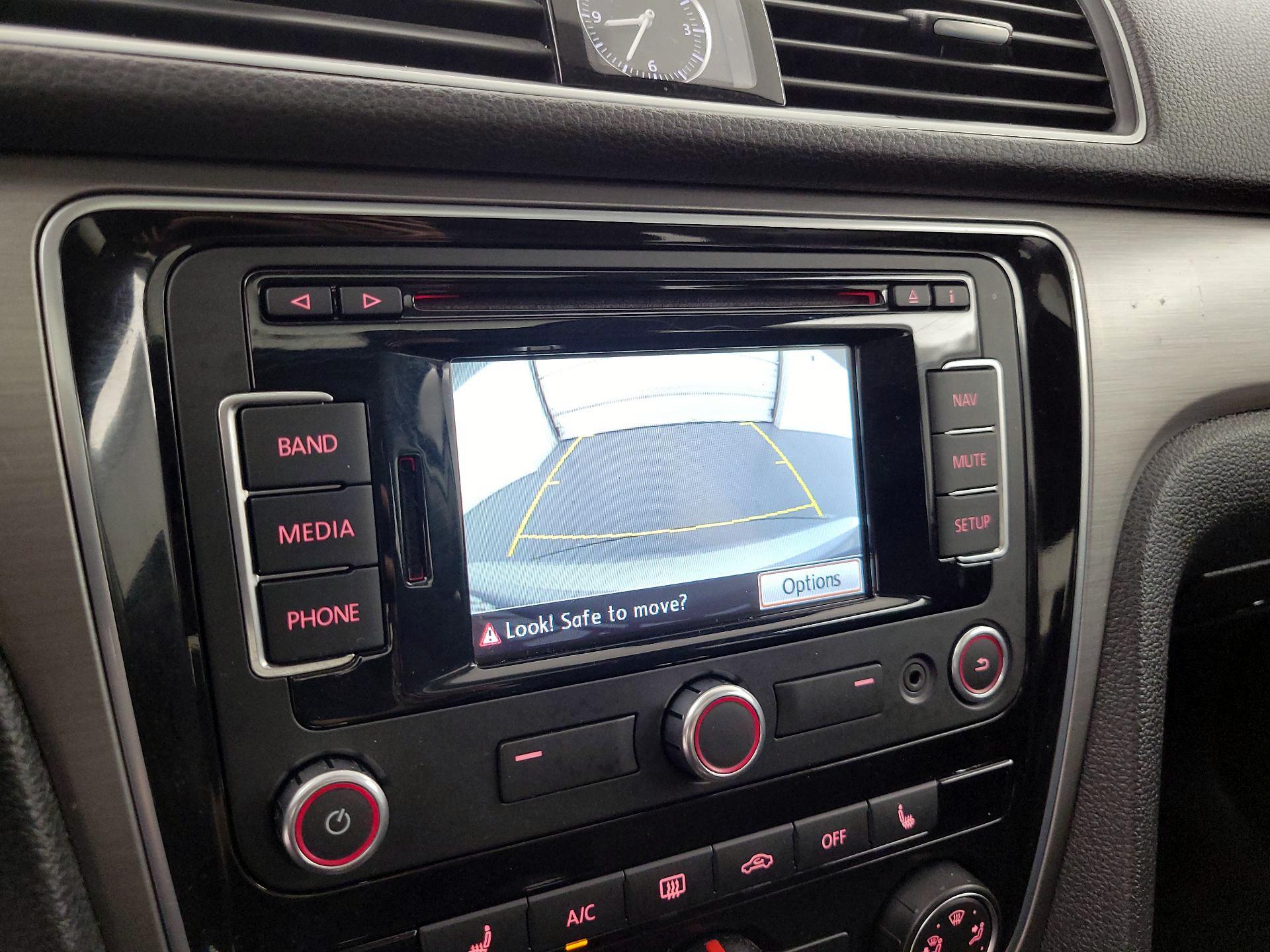 Thumbnail: 2015 Volkswagen Passat - 15