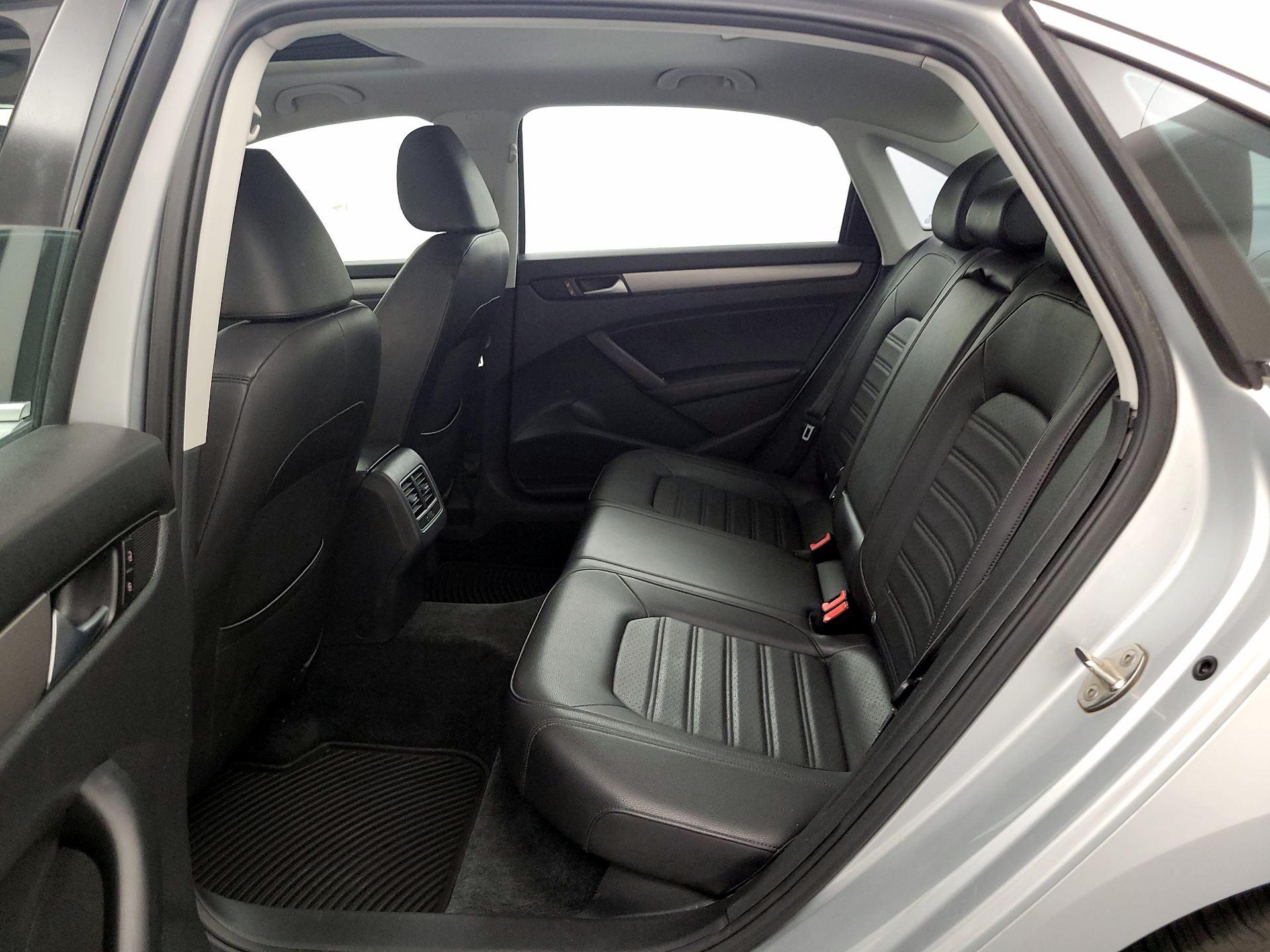 Thumbnail: 2015 Volkswagen Passat - 20
