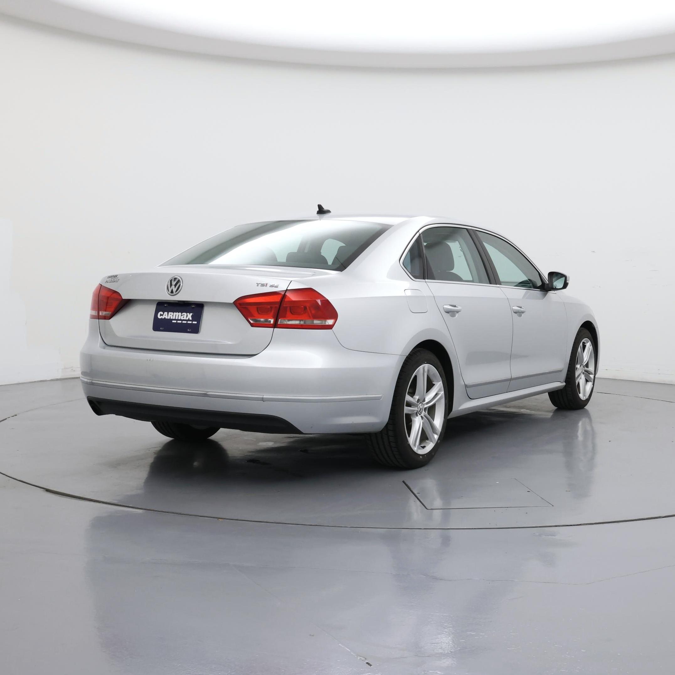Thumbnail: 2015 Volkswagen Passat - 8