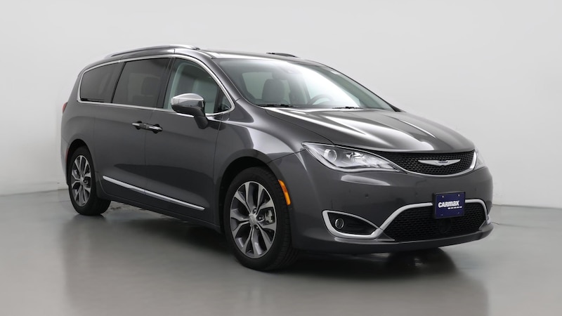 2017 Chrysler Pacifica Limited Hero Image