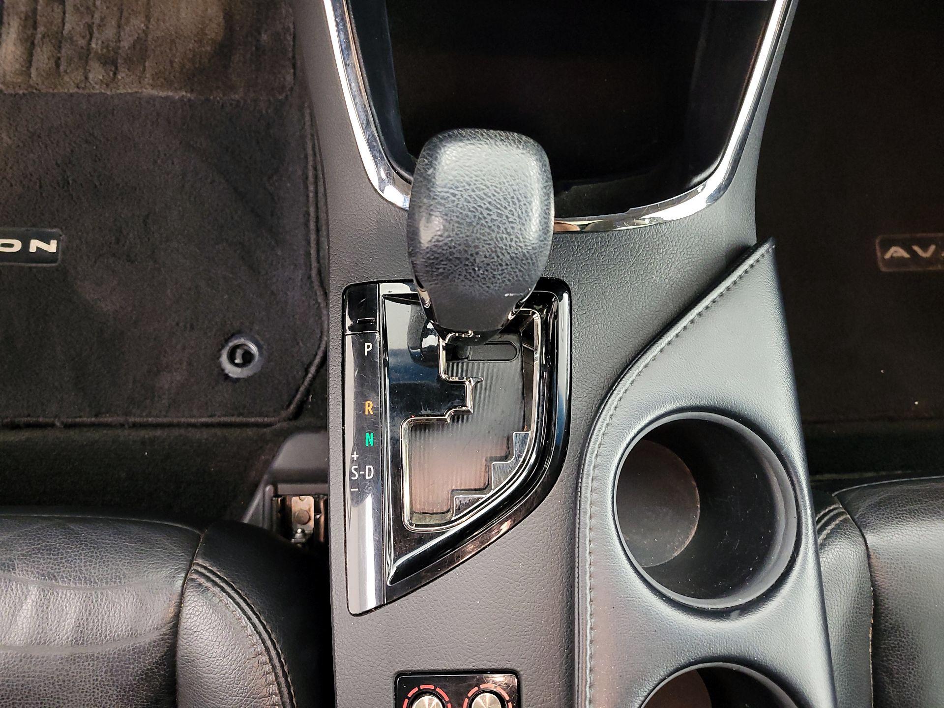 Thumbnail: 2016 Toyota Avalon - 17