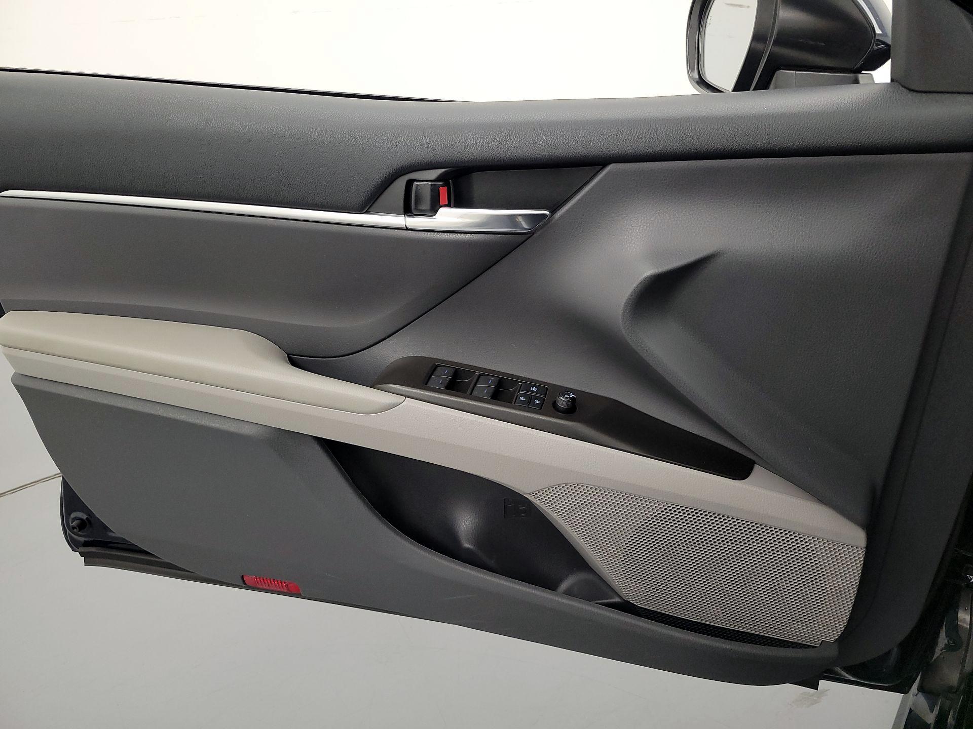 Thumbnail: 2021 Toyota Camry - 12