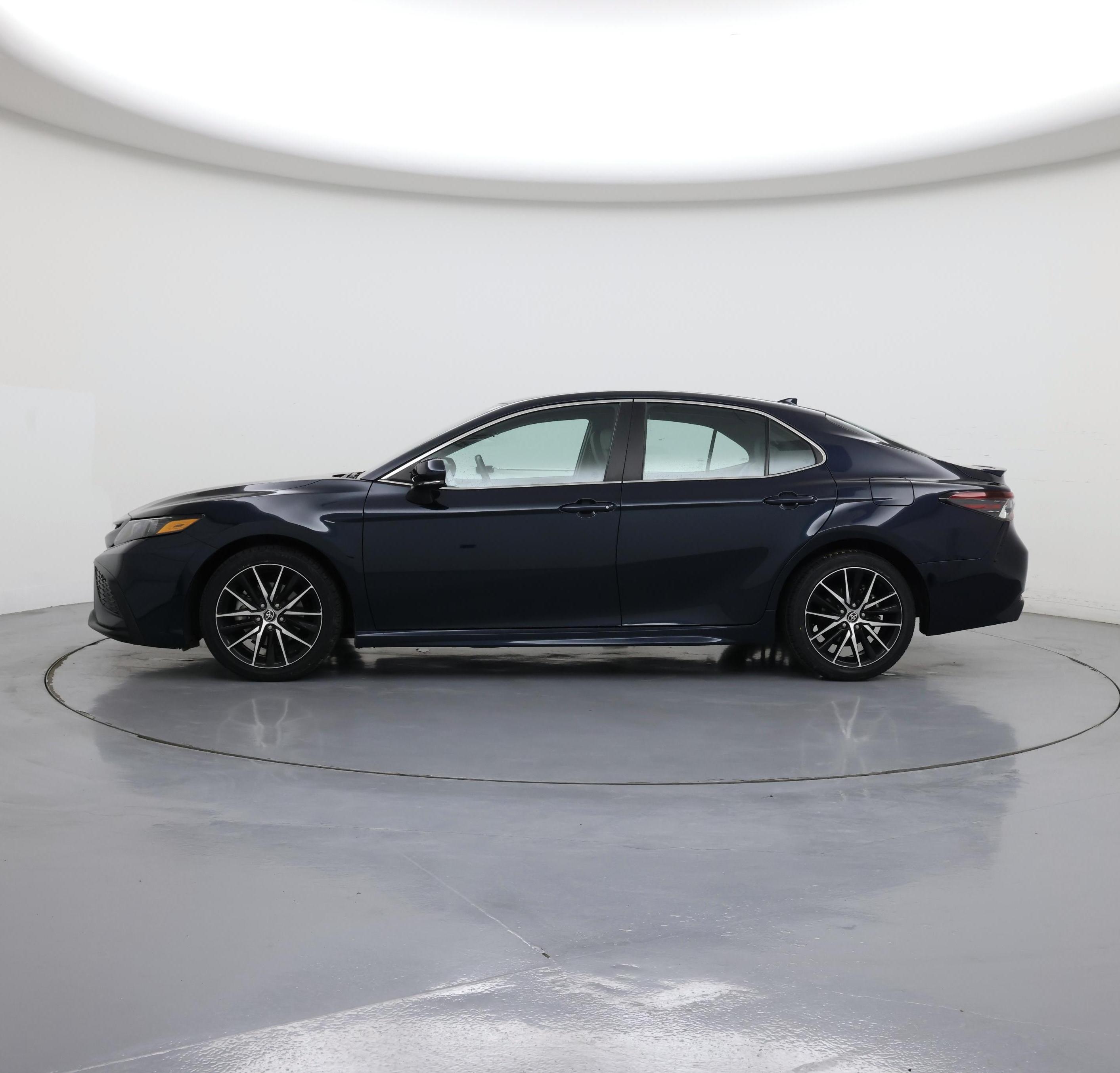 Thumbnail: 2021 Toyota Camry - 3