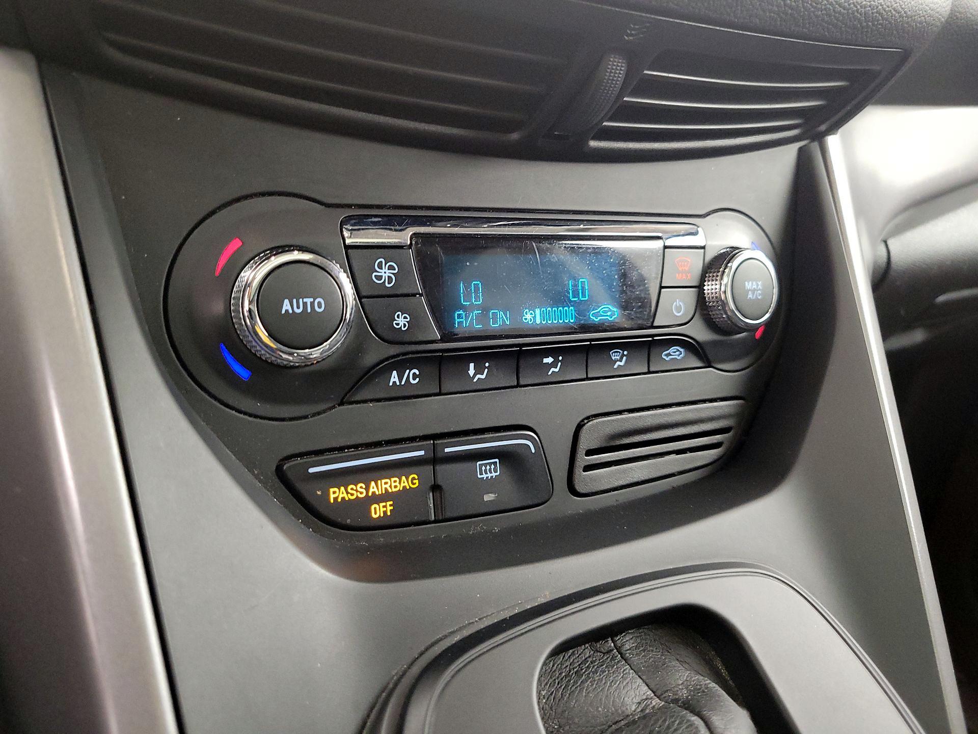Thumbnail: 2016 Ford Escape - 14