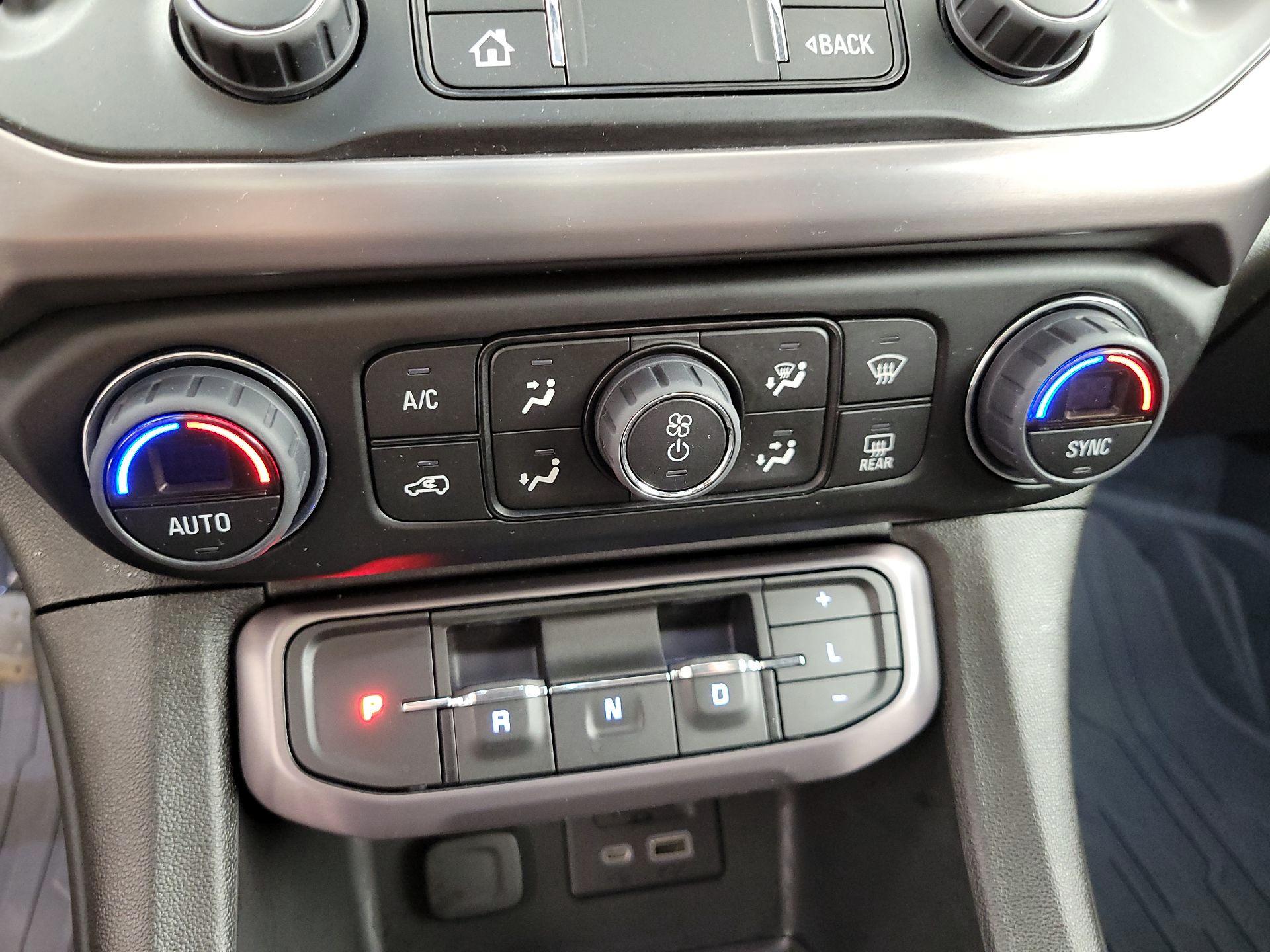 Thumbnail: 2022 GMC Acadia - 17