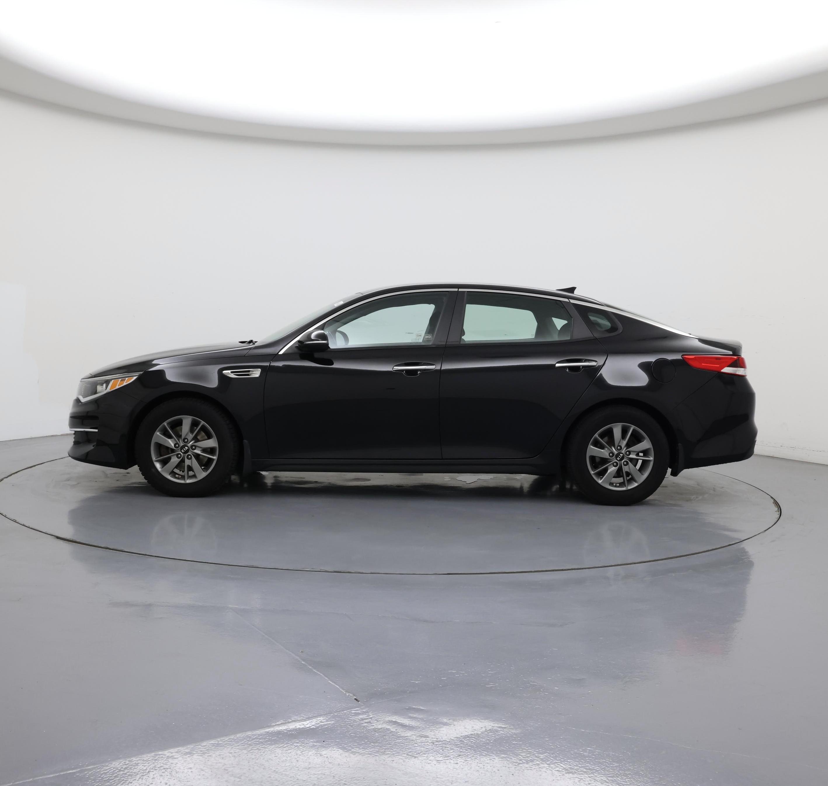 Thumbnail: 2018 Kia Optima - 3
